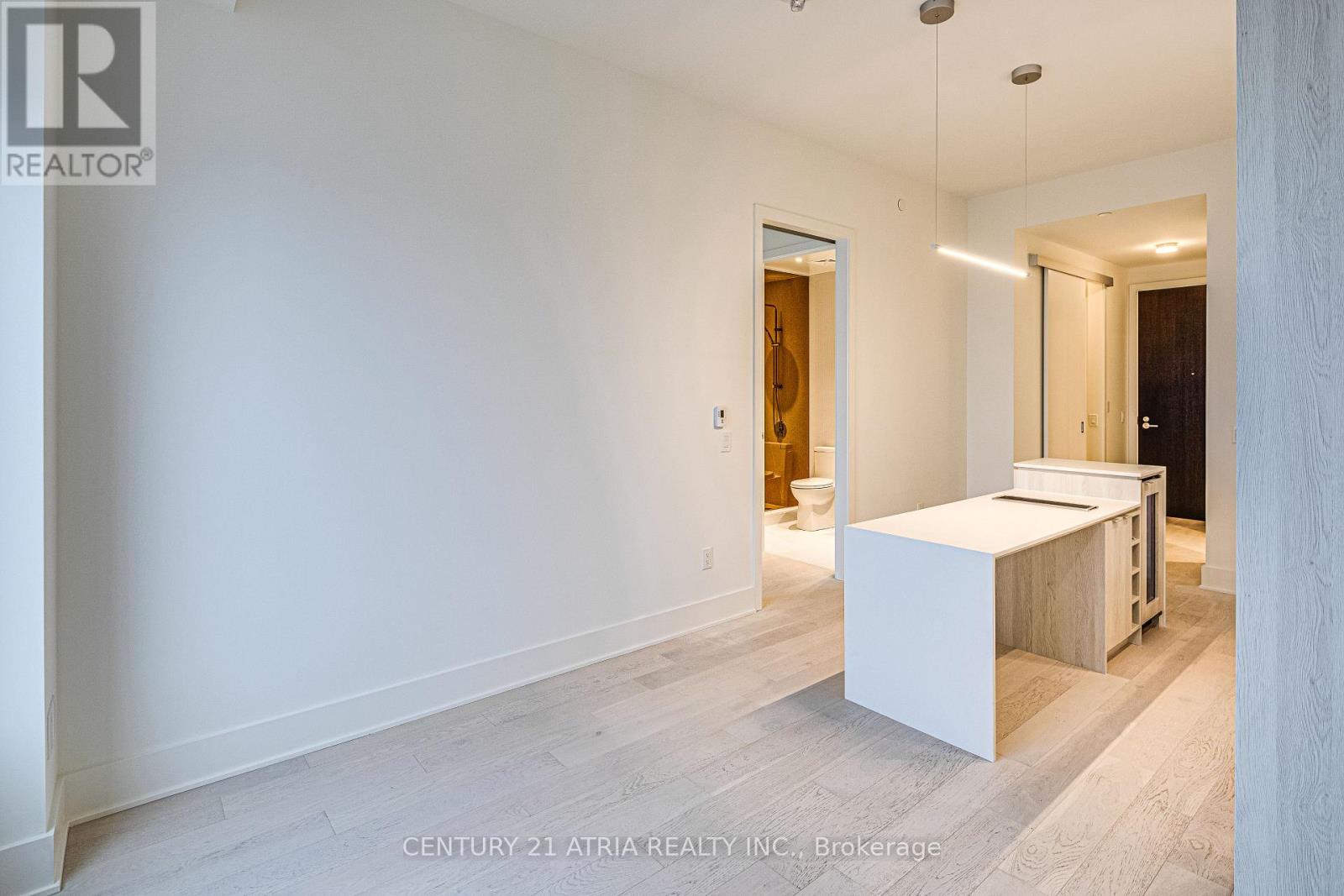 6303 - 11 Yorkville Avenue, Toronto, Ontario  M4W 0B7 - Photo 6 - C12688176