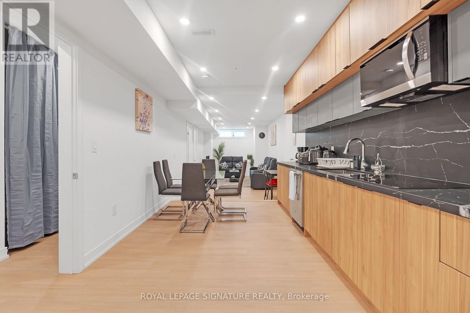 31 Edinburgh Drive, Toronto, Ontario  M3H 1B5 - Photo 1 - C12688196