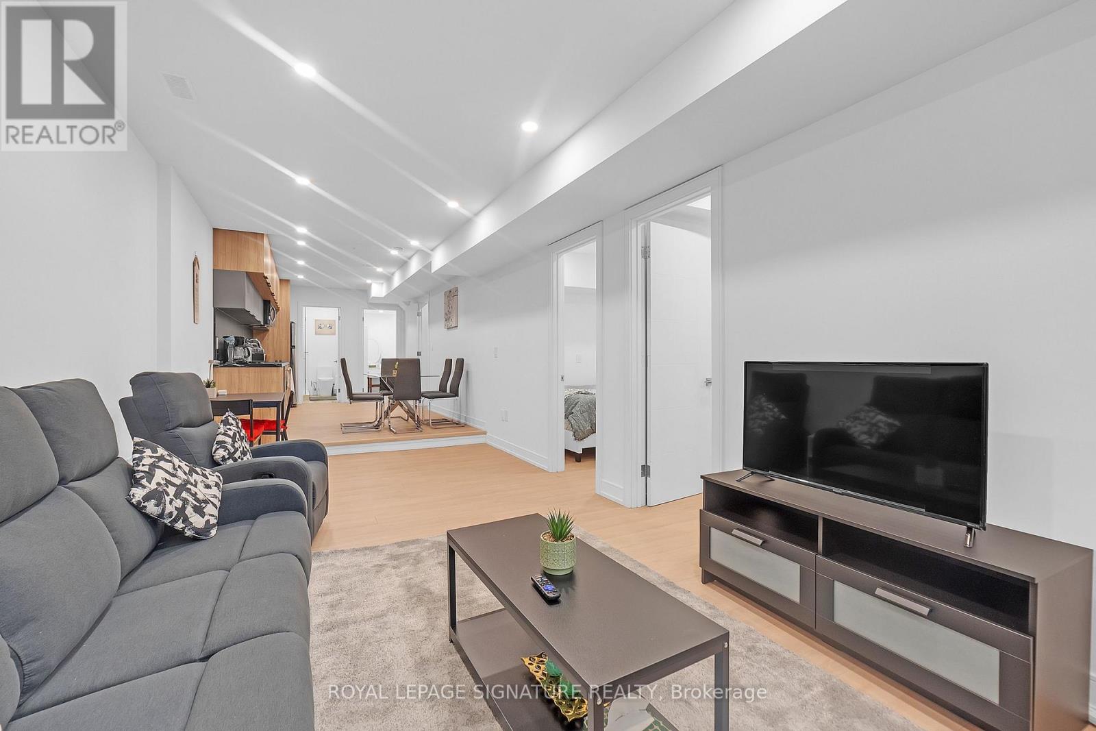 31 Edinburgh Drive, Toronto, Ontario  M3H 1B5 - Photo 11 - C12688196