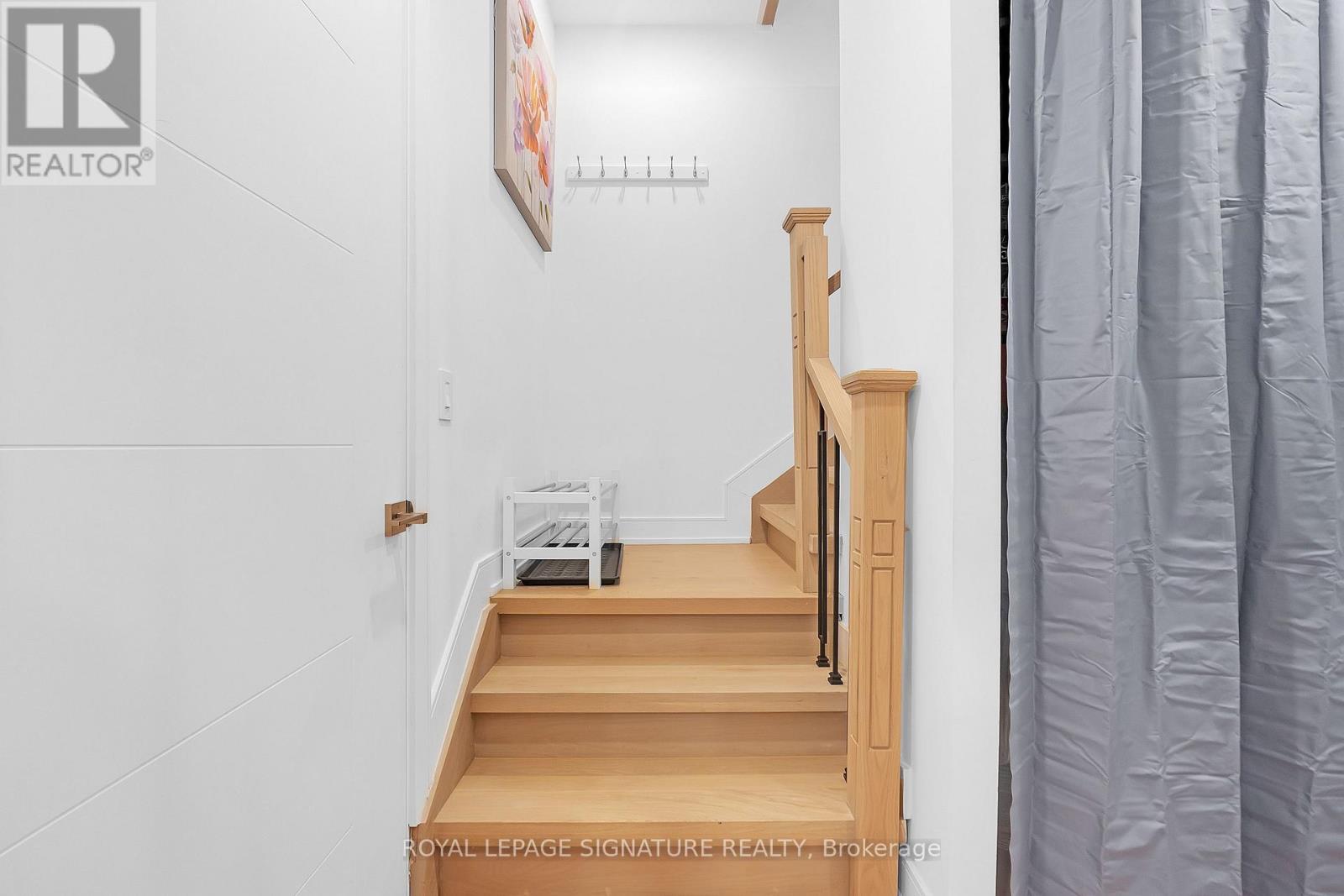 31 Edinburgh Drive, Toronto, Ontario  M3H 1B5 - Photo 5 - C12688196