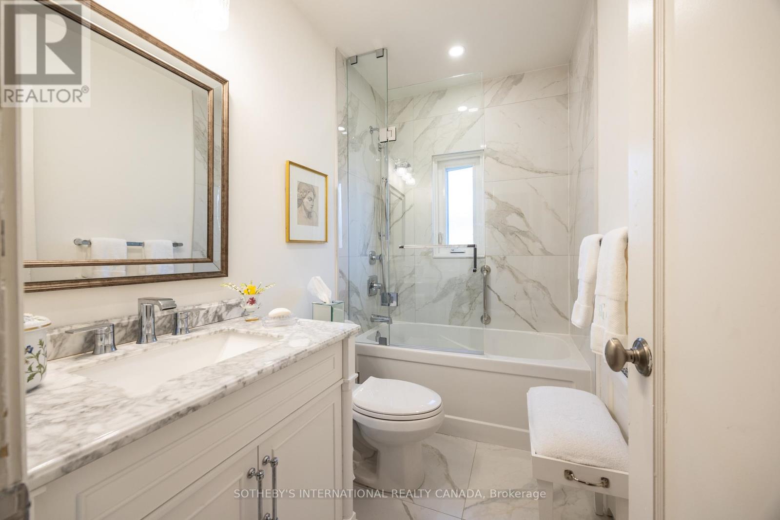 Main Flr - 18 College View Avenue, Toronto, Ontario  M5P 1J3 - Photo 33 - C12688202