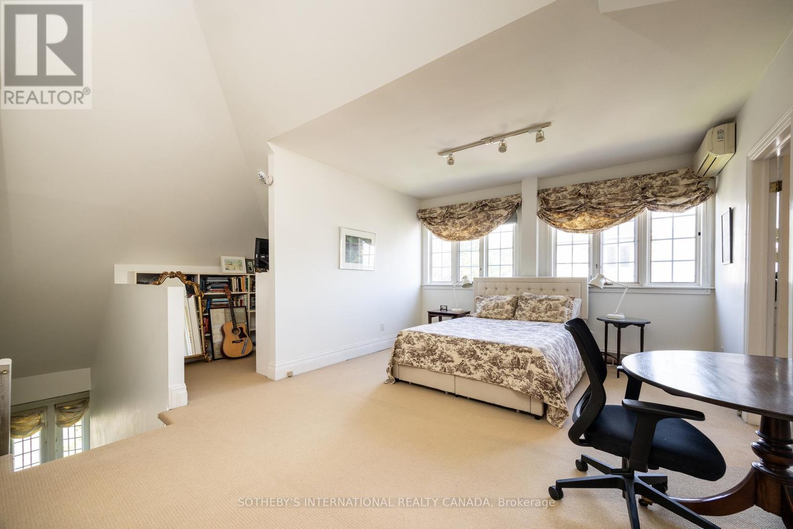 Main Flr - 18 College View Avenue, Toronto, Ontario  M5P 1J3 - Photo 35 - C12688202