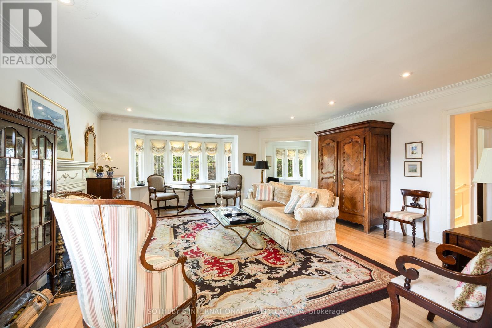 Main Flr - 18 College View Avenue, Toronto, Ontario  M5P 1J3 - Photo 8 - C12688202