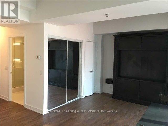 805 - 15 Beverley Street, Toronto, Ontario  M5T 1X8 - Photo 4 - C12688214