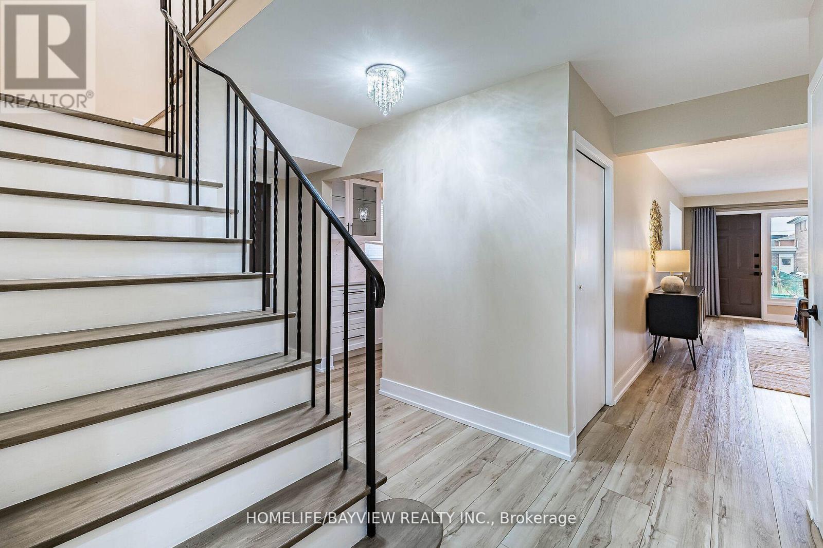 55 Greenbush Road, Toronto, Ontario  M2M 1P2 - Photo 7 - C12688250