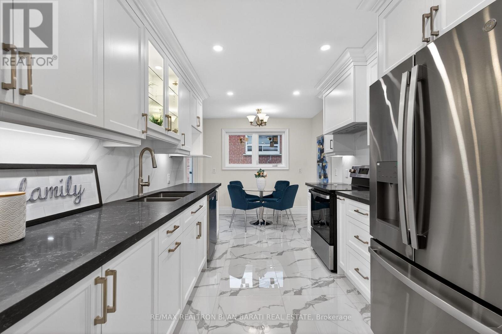 32 Colonnade Road, Toronto, Ontario  M2K 2L5 - Photo 16 - C12688258