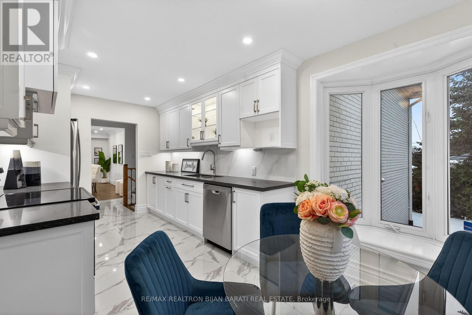 32 Colonnade Road, Toronto, Ontario  M2K 2L5 - Photo 17 - C12688258