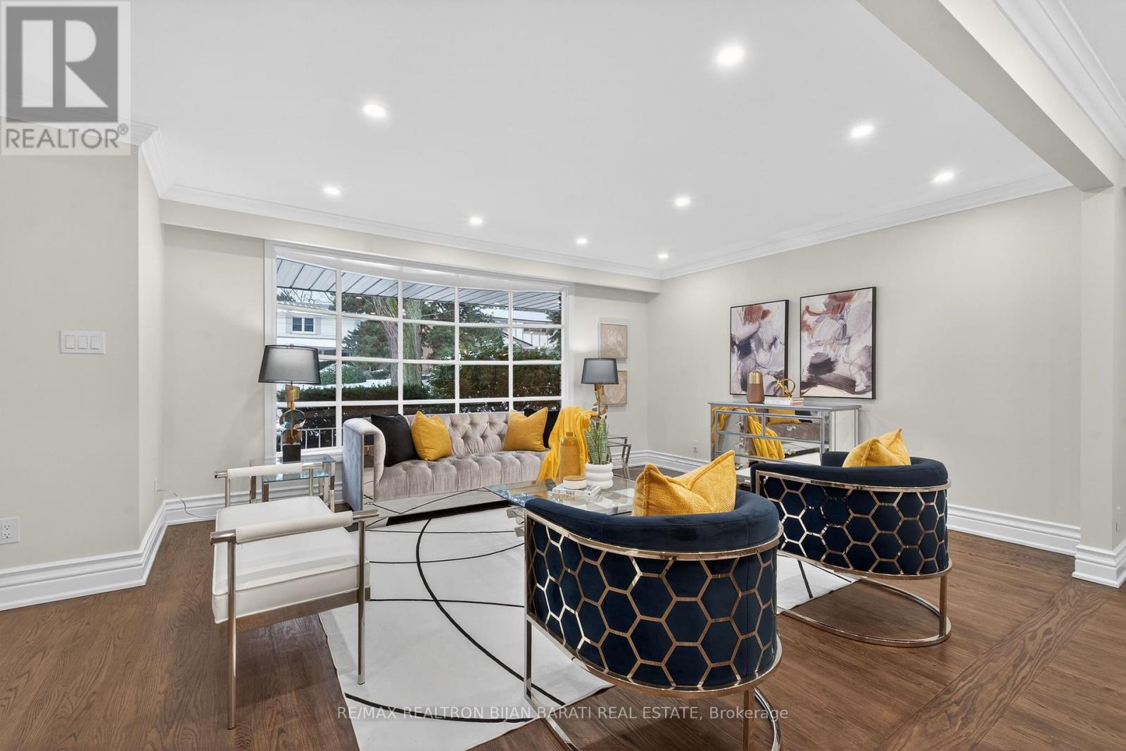 32 Colonnade Road, Toronto, Ontario  M2K 2L5 - Photo 4 - C12688258