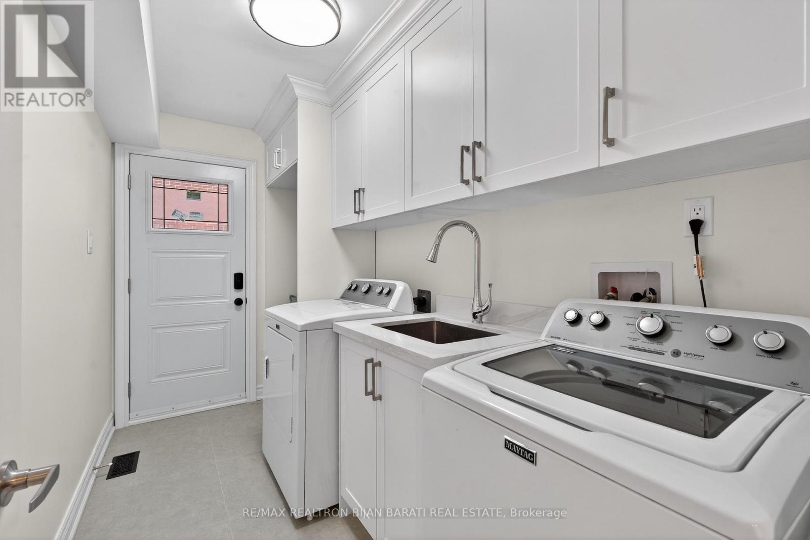 32 Colonnade Road, Toronto, Ontario  M2K 2L5 - Photo 45 - C12688258