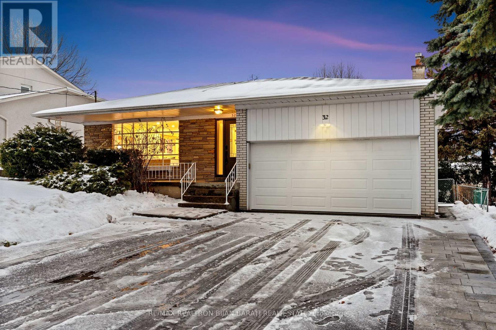 32 Colonnade Road, Toronto, Ontario  M2K 2L5 - Photo 49 - C12688258