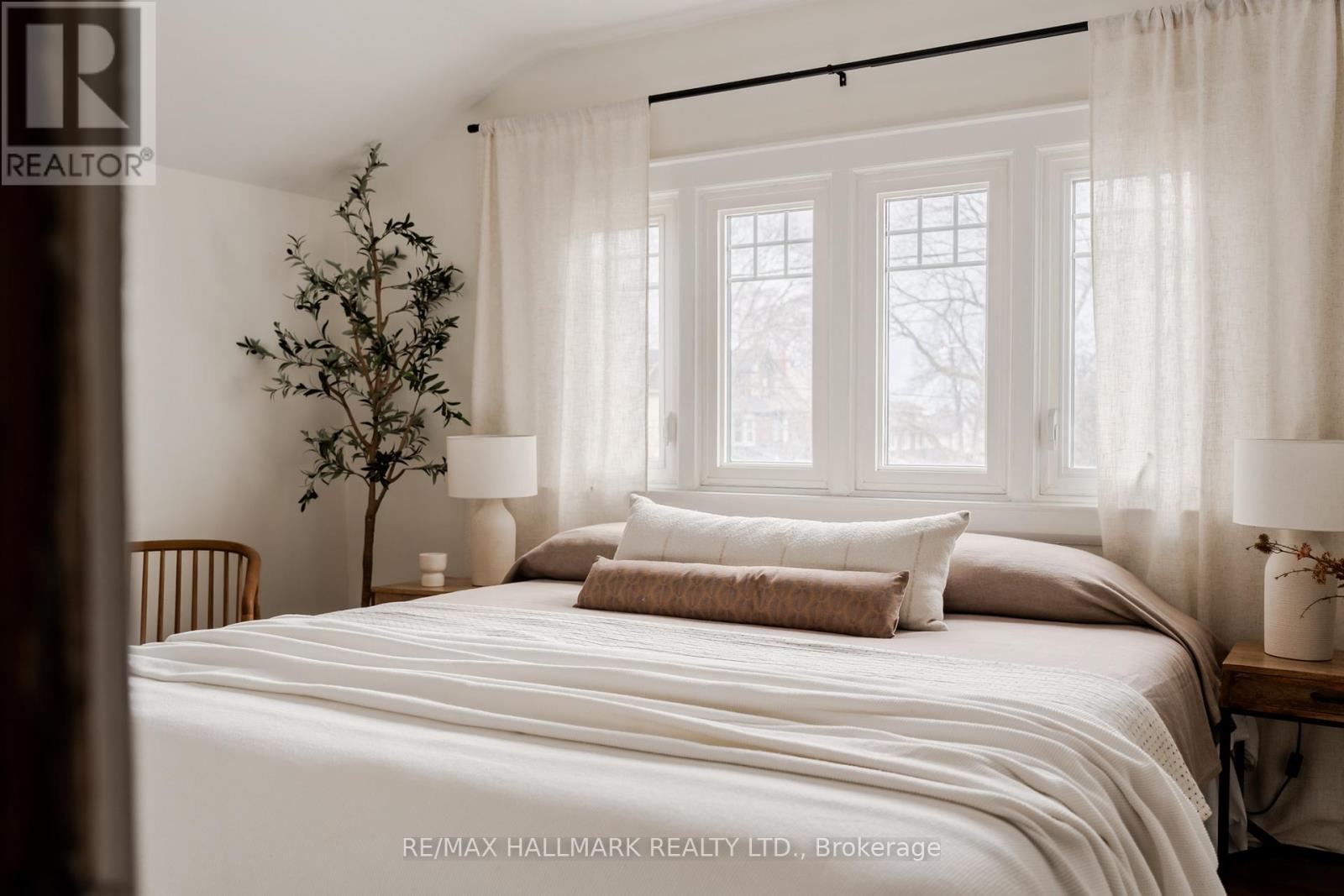 2076 Gerrard Street E, Toronto, Ontario  M4E 2B5 - Photo 11 - E12688278