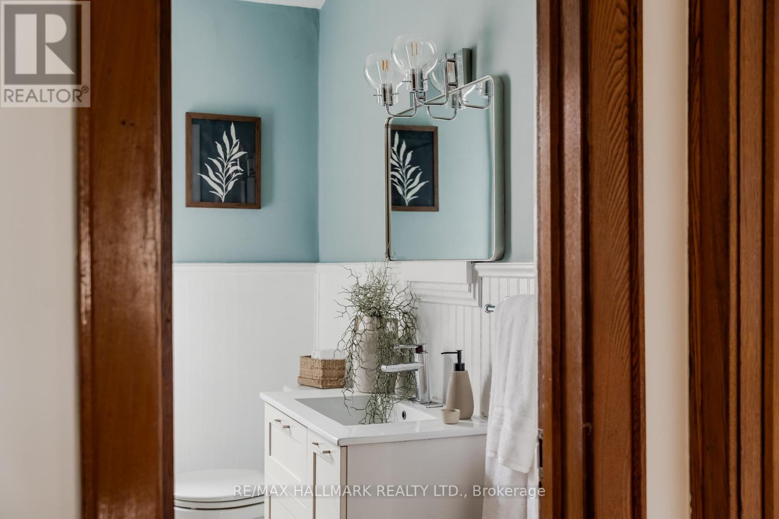 2076 Gerrard Street E, Toronto, Ontario  M4E 2B5 - Photo 15 - E12688278