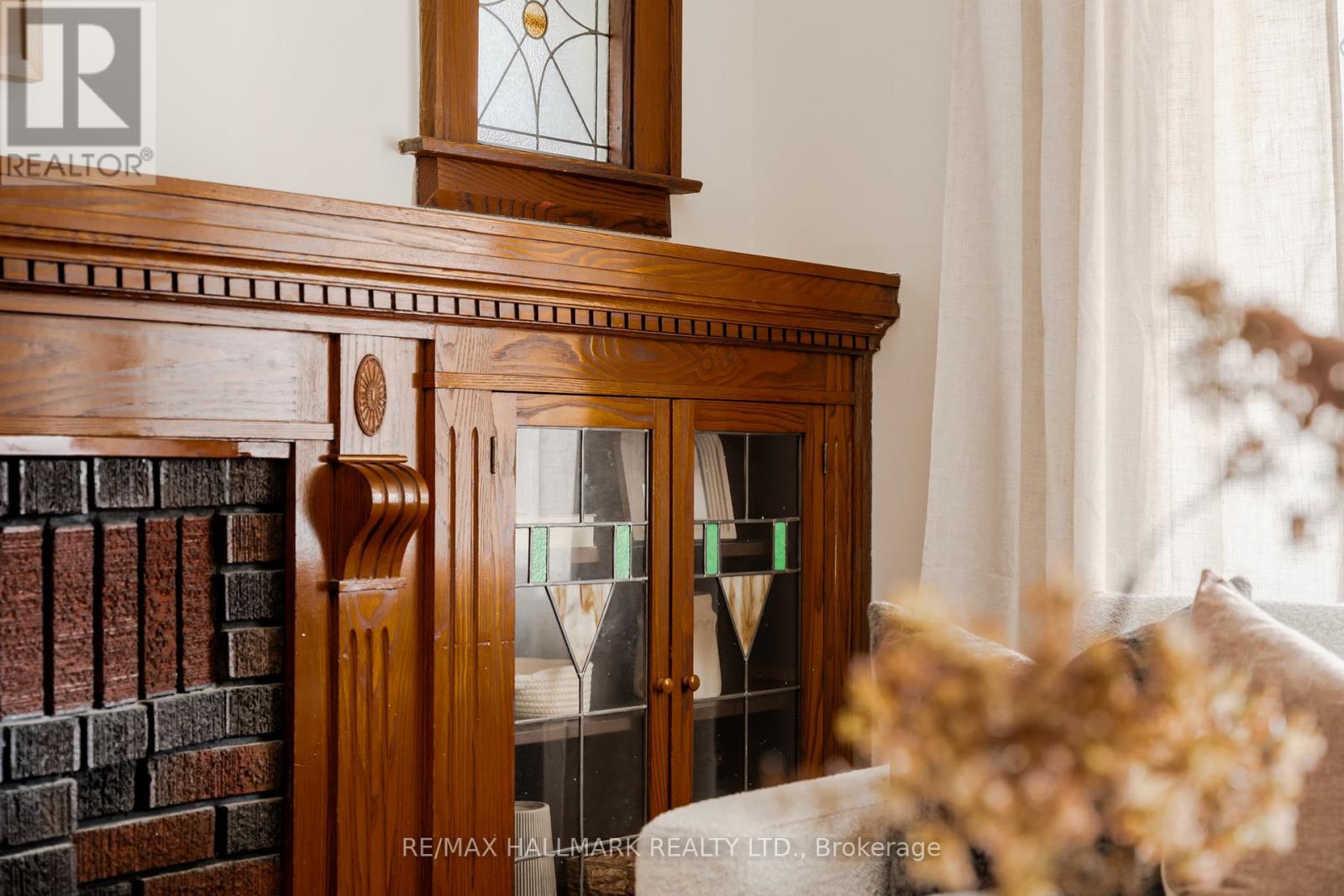 2076 Gerrard Street E, Toronto, Ontario  M4E 2B5 - Photo 2 - E12688278