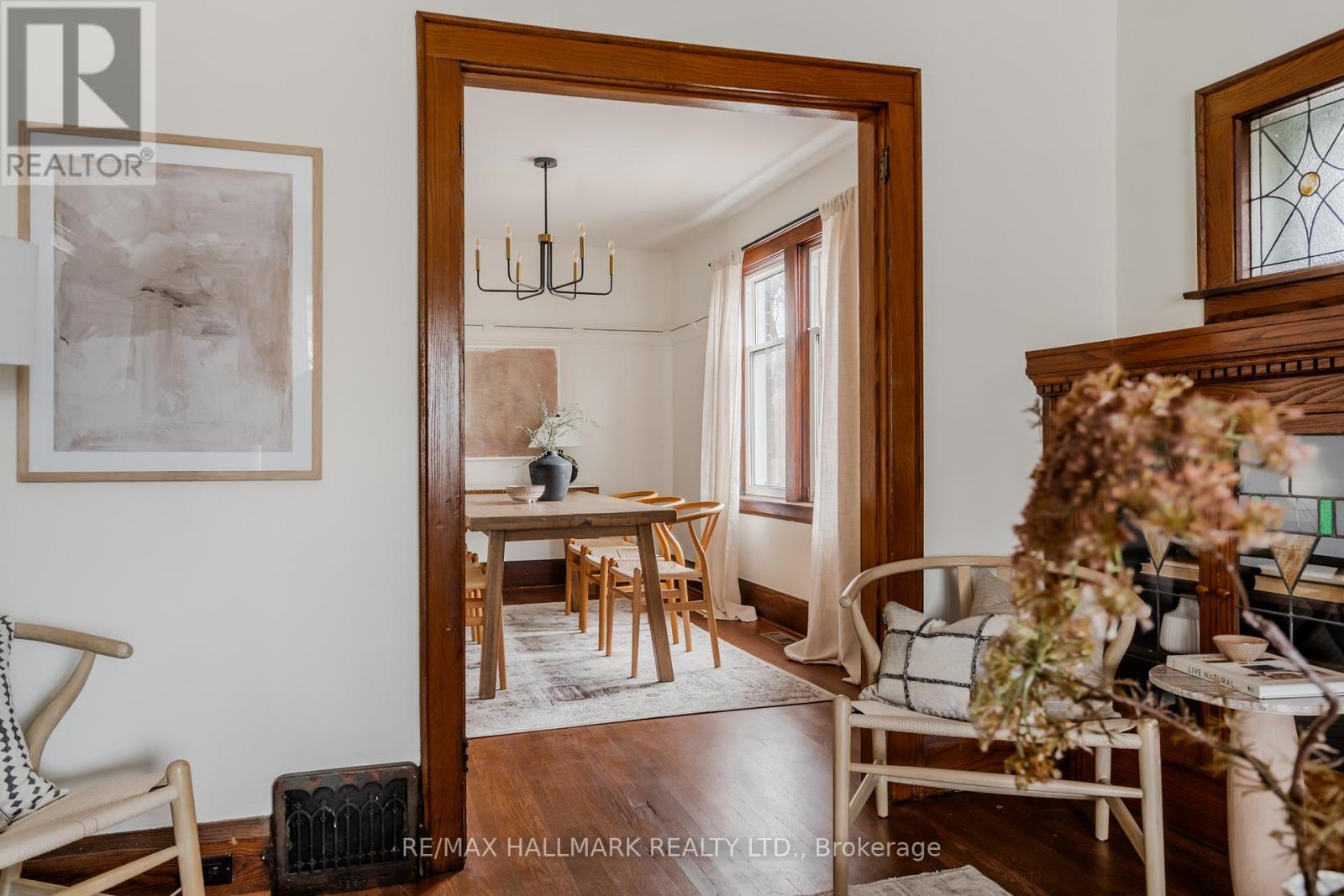 2076 Gerrard Street E, Toronto, Ontario  M4E 2B5 - Photo 5 - E12688278