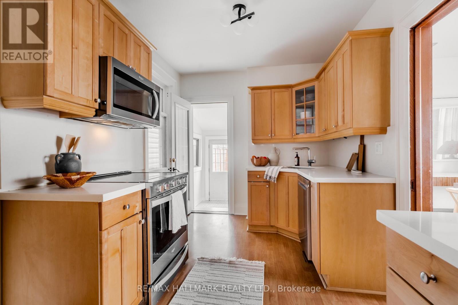 2076 Gerrard Street E, Toronto, Ontario  M4E 2B5 - Photo 8 - E12688278