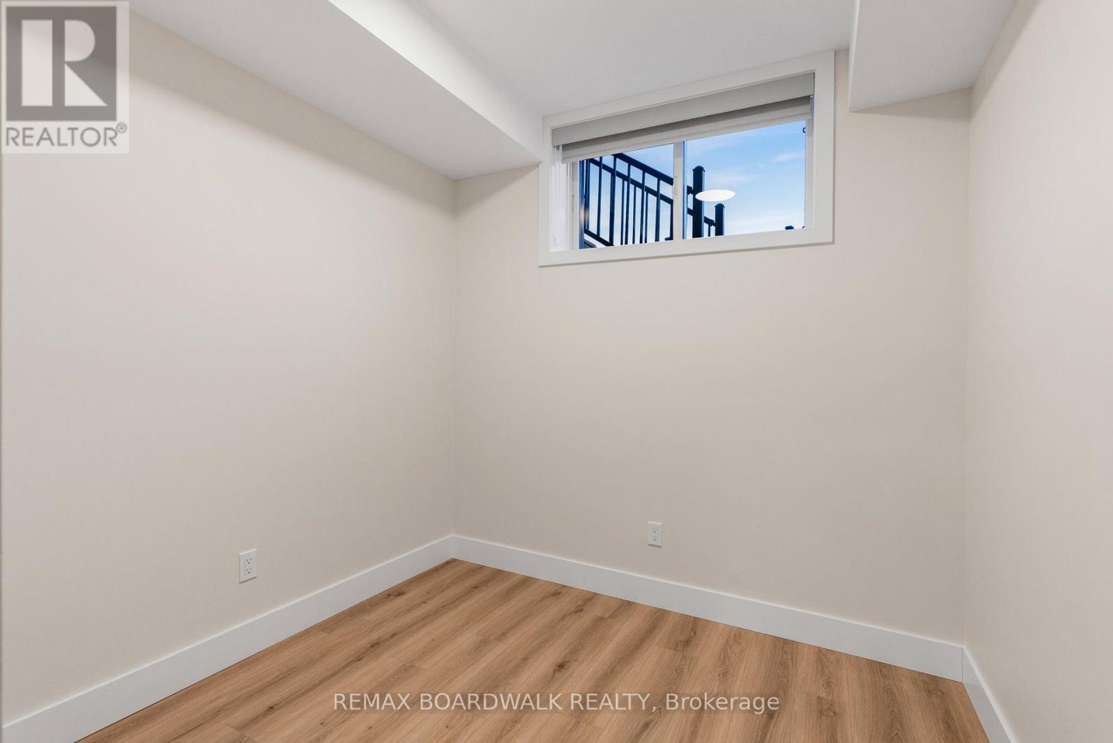 B - 1348 Avenue Q Avenue, Ottawa, Ontario  K1G 0B6 - Photo 15 - X12580004