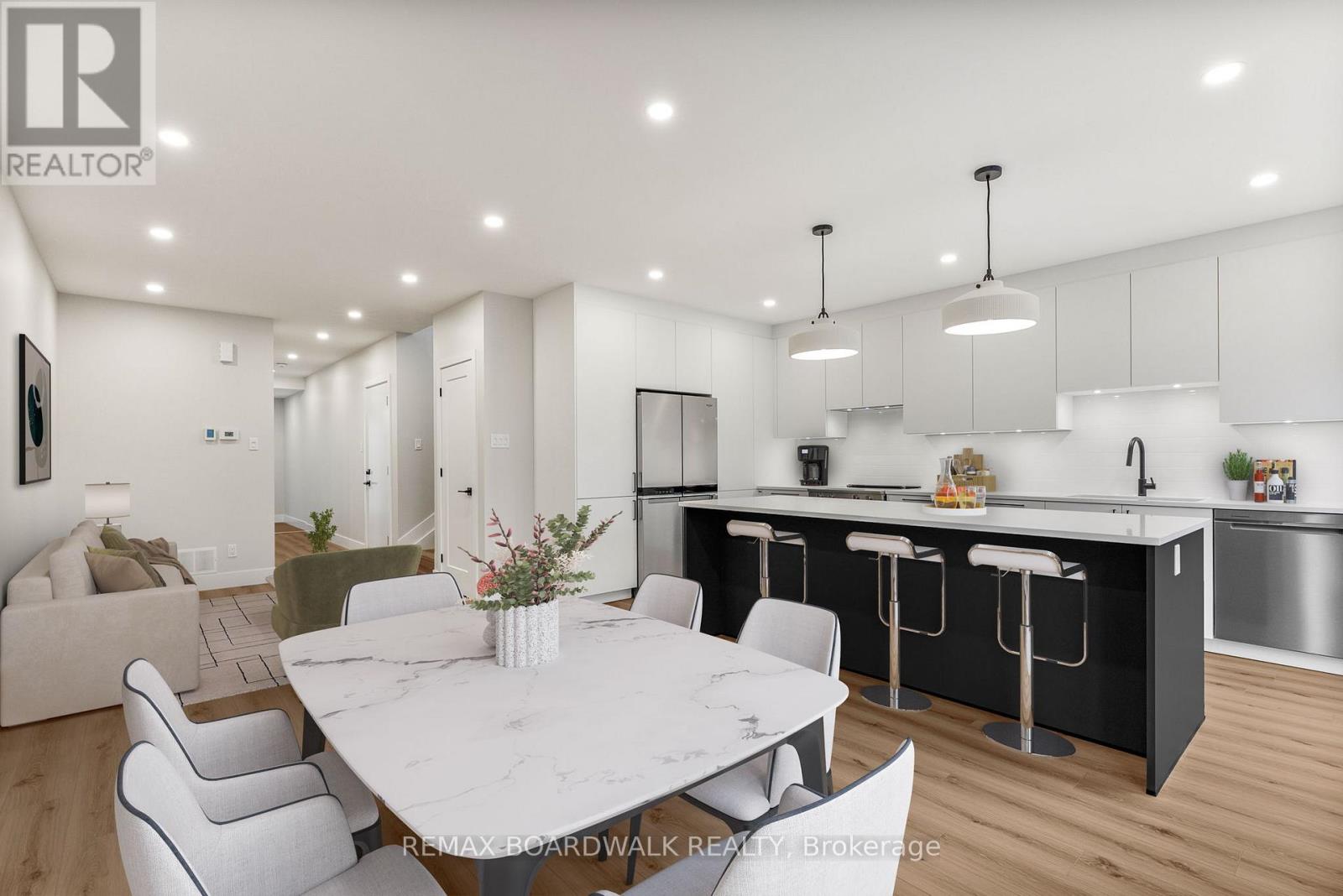 A - 1348 Avenue Q Avenue, Ottawa, Ontario  K1G 0B6 - Photo 12 - X12580066