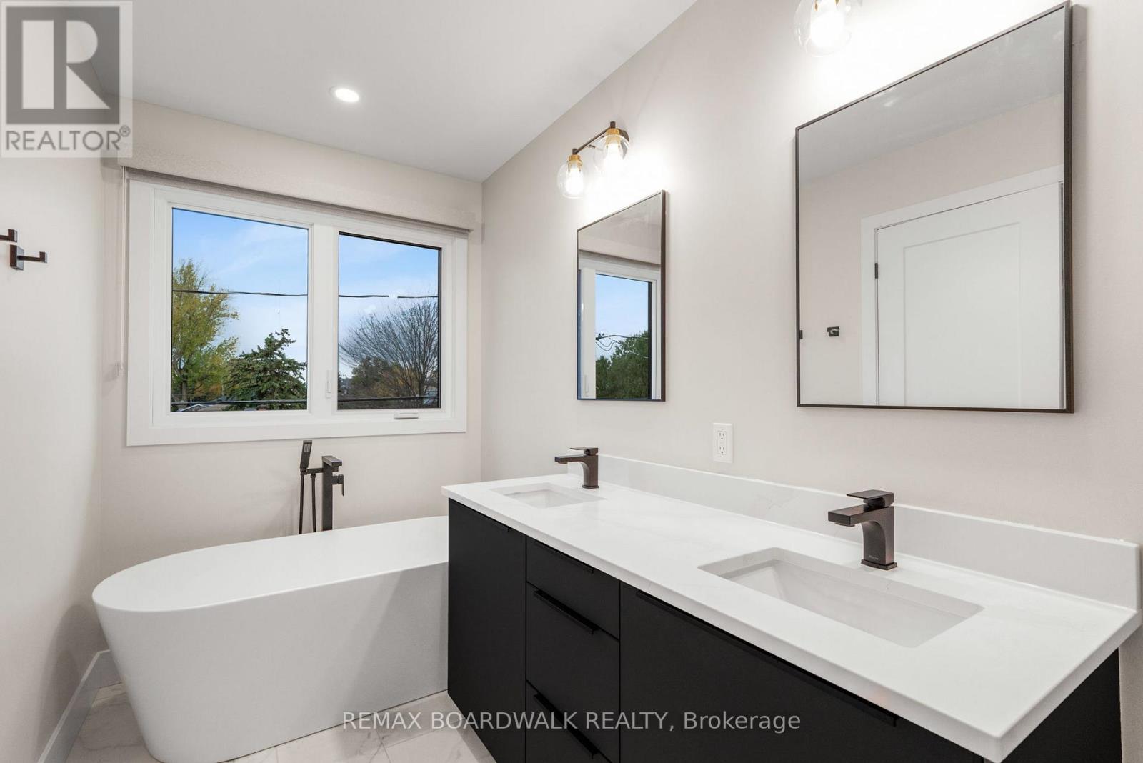 A - 1348 Avenue Q Avenue, Ottawa, Ontario  K1G 0B6 - Photo 25 - X12580066