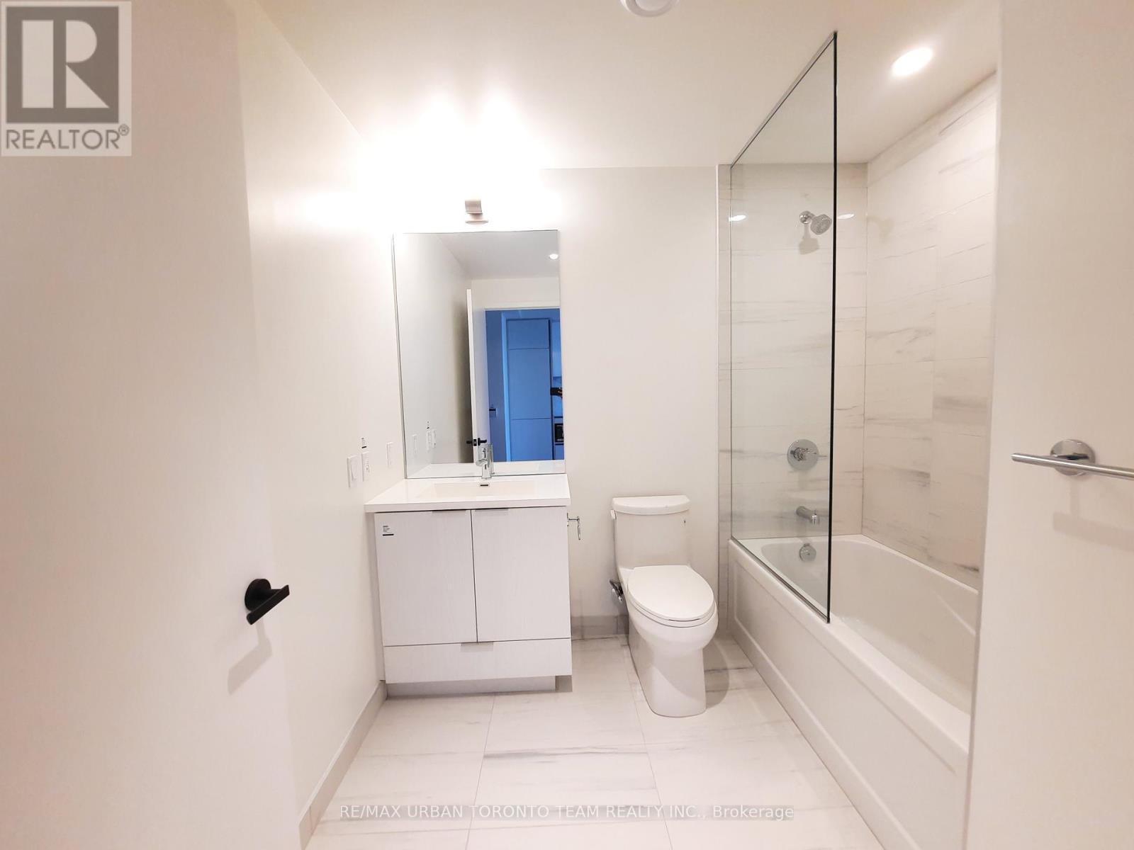 1108 - 8 Interchange Way, Vaughan, Ontario  L4K 5Z7 - Photo 7 - N12688228