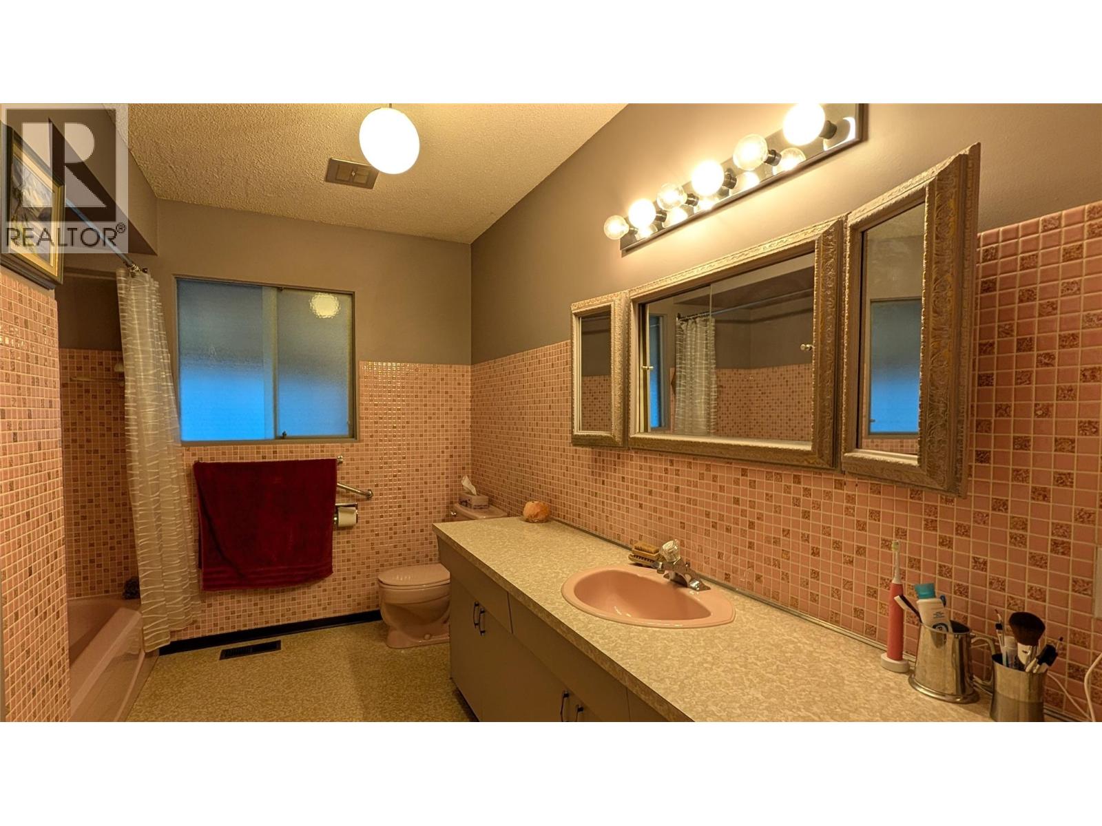 146 Colley Street, Warfield, British Columbia  V1R 2M2 - Photo 30 - 10372236