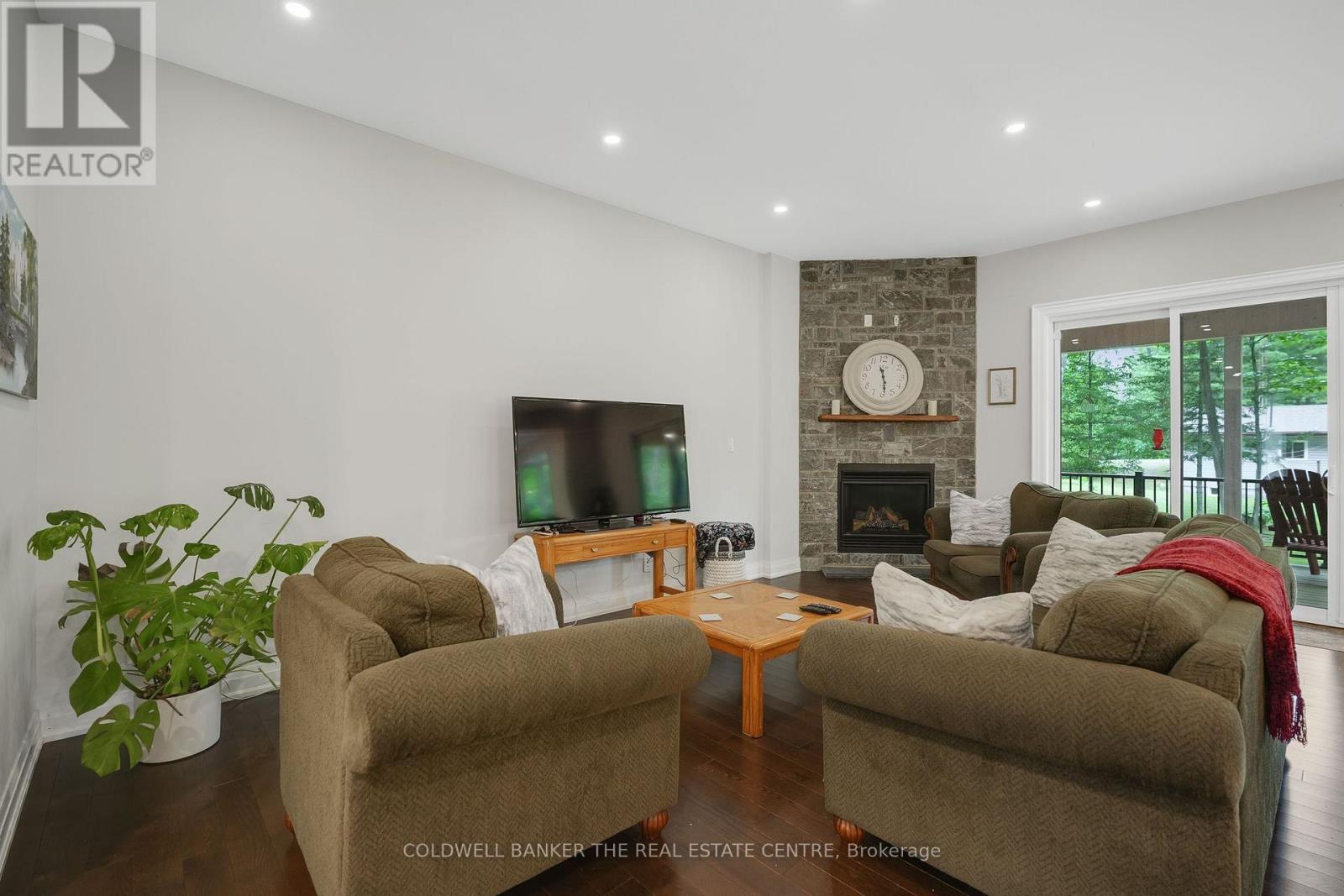 34 Oakwood Avenue, Tiny, Ontario  L9M 0J2 - Photo 17 - S12688226