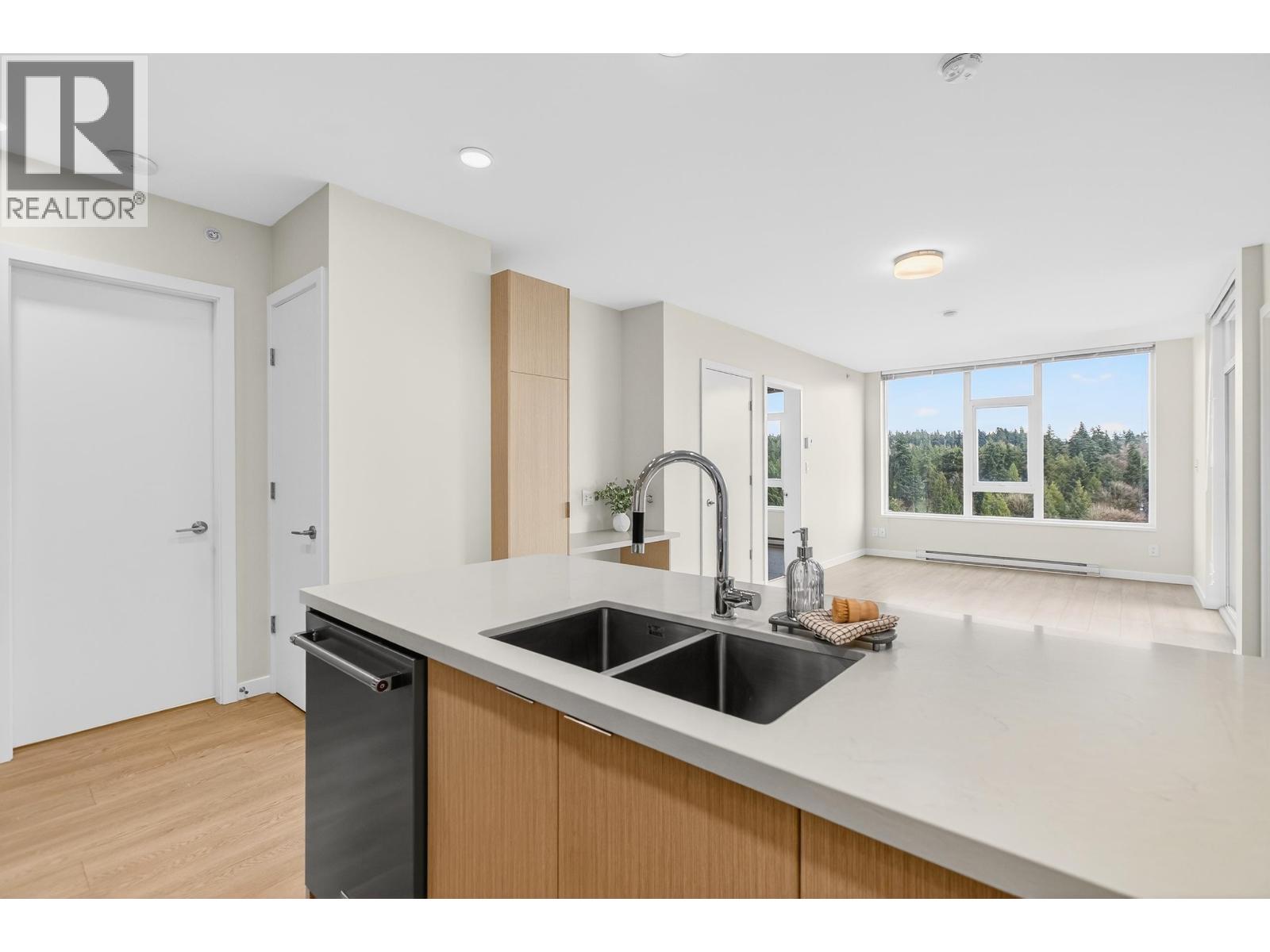 1706 530 Whiting Way, Coquitlam, British Columbia  V3J 0J4 - Photo 5 - R3075571