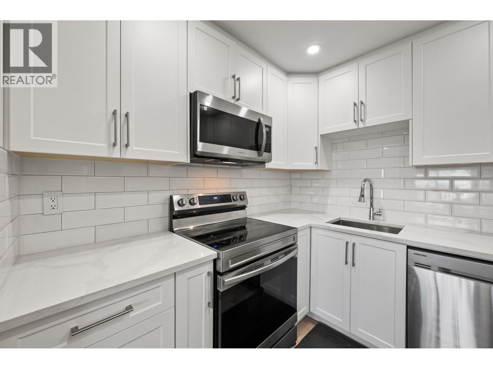 2 11464 Fisher Street, Maple Ridge, British Columbia  V2X 0H7 - Photo 12 - R3077045