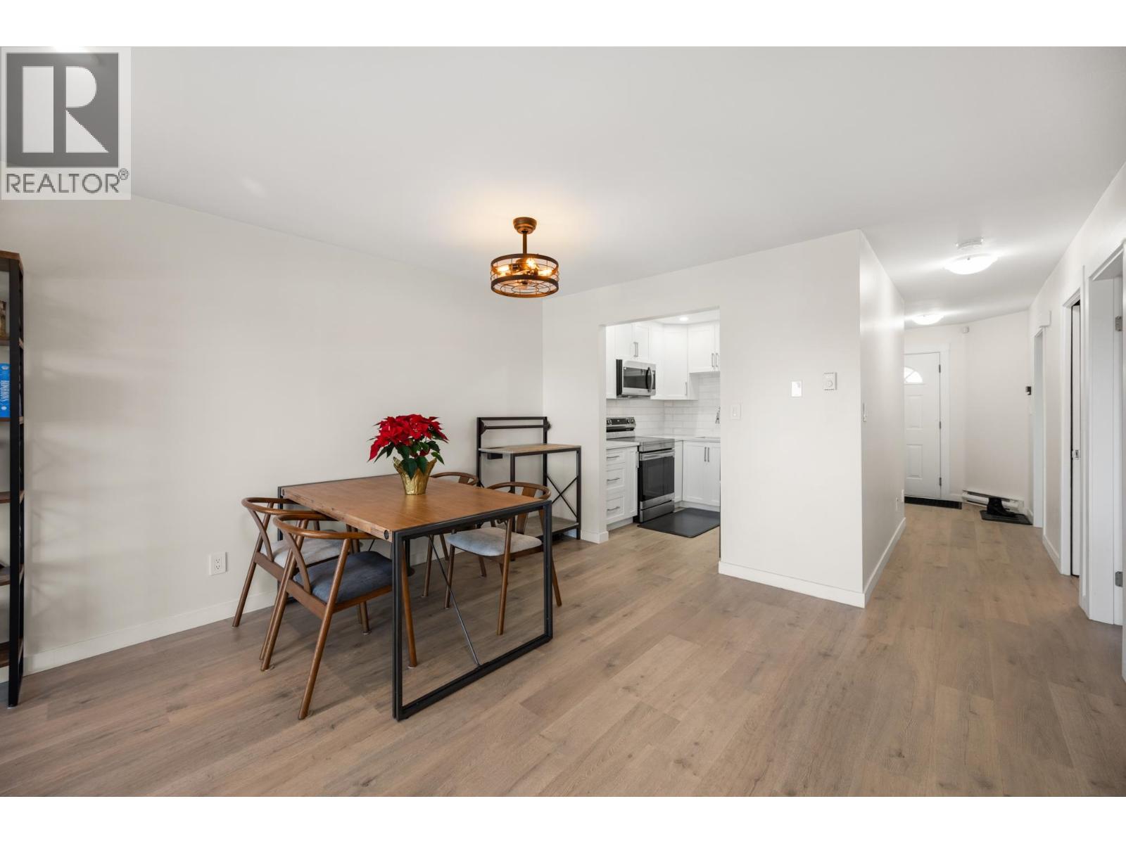 2 11464 Fisher Street, Maple Ridge, British Columbia  V2X 0H7 - Photo 5 - R3077045