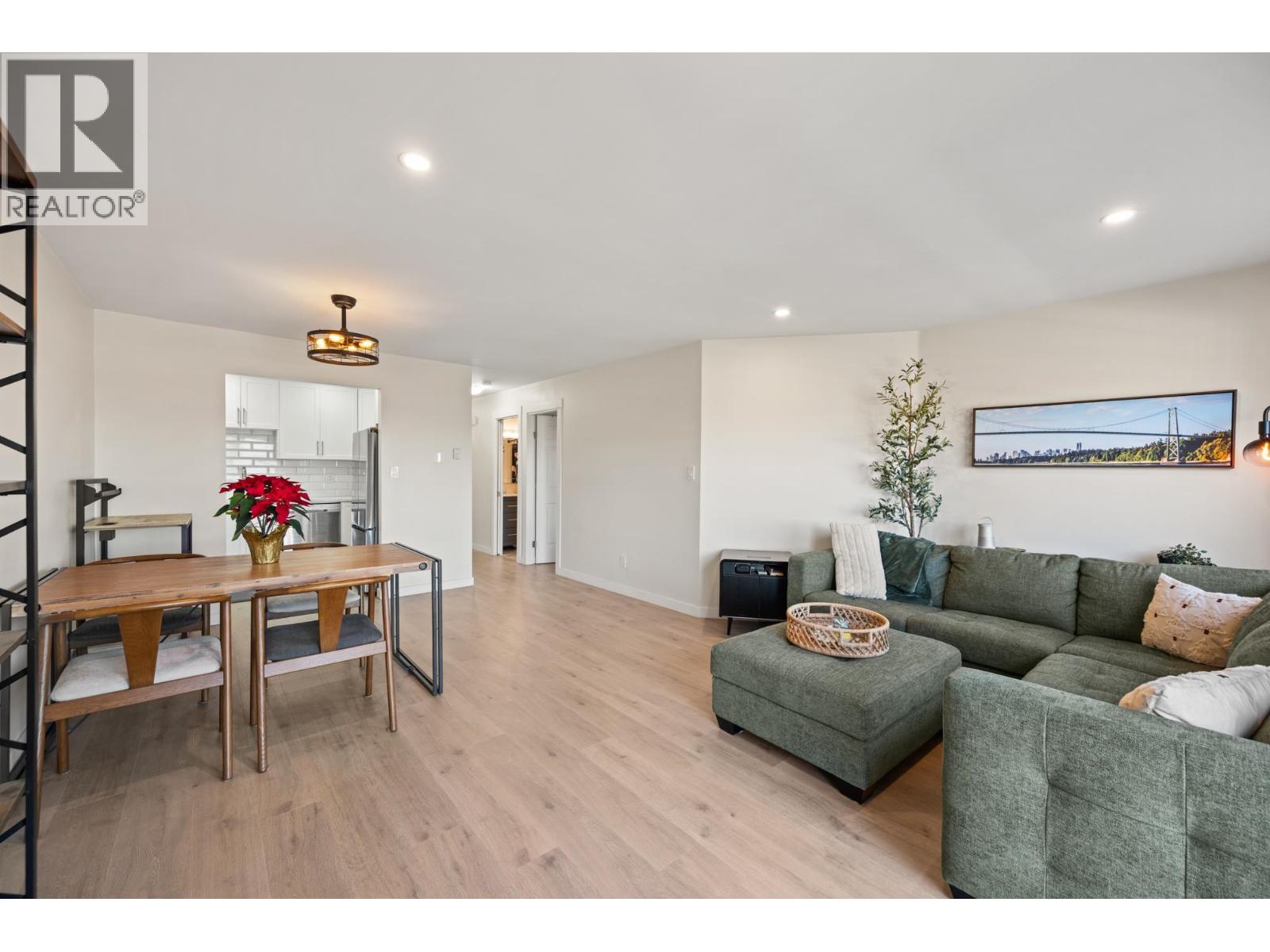 2 11464 Fisher Street, Maple Ridge, British Columbia  V2X 0H7 - Photo 6 - R3077045