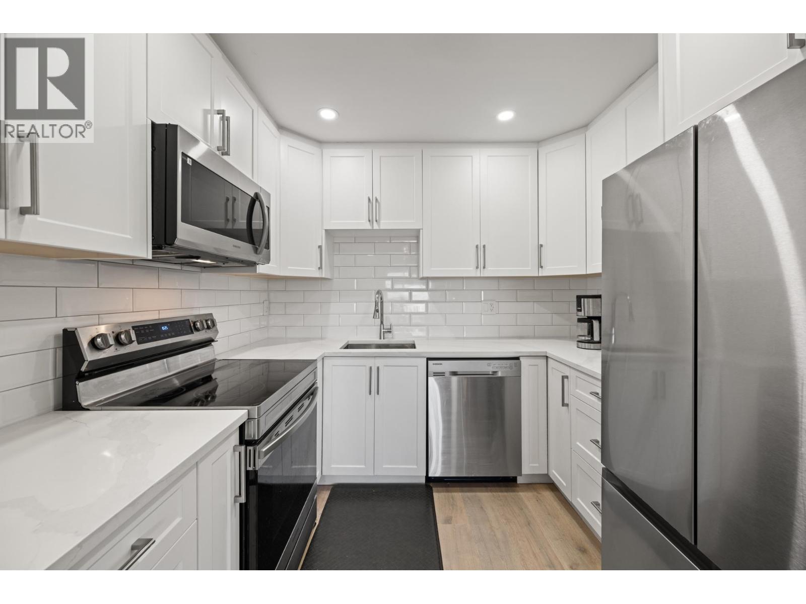 2 11464 Fisher Street, Maple Ridge, British Columbia  V2X 0H7 - Photo 11 - R3077045