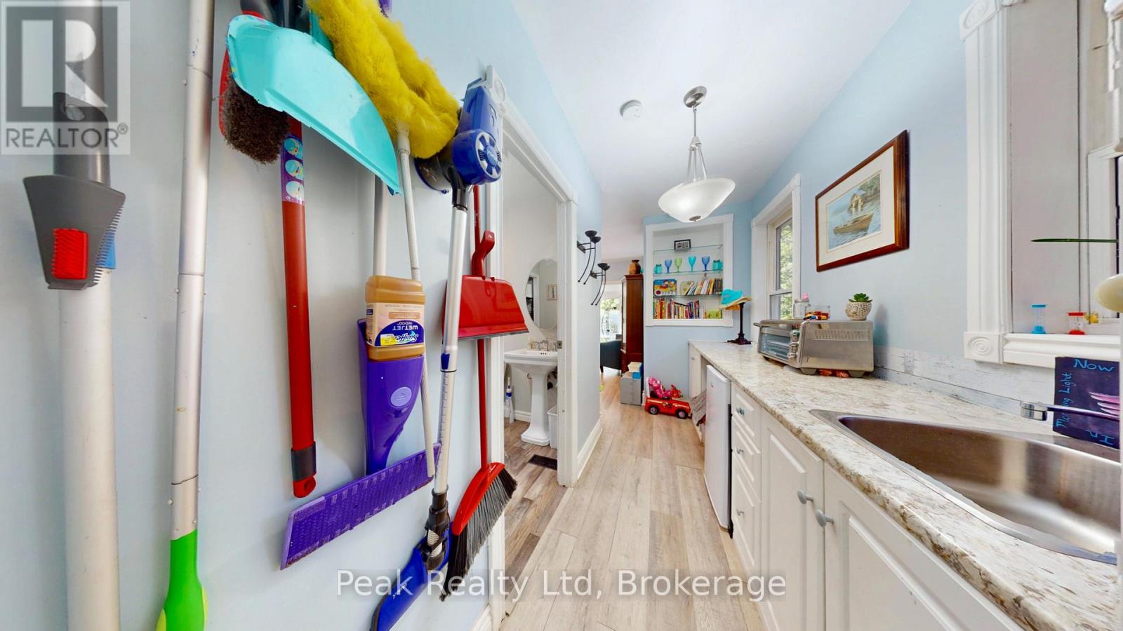 41 Douglas Street, Stratford, Ontario  N5A 5P3 - Photo 10 - X12436328