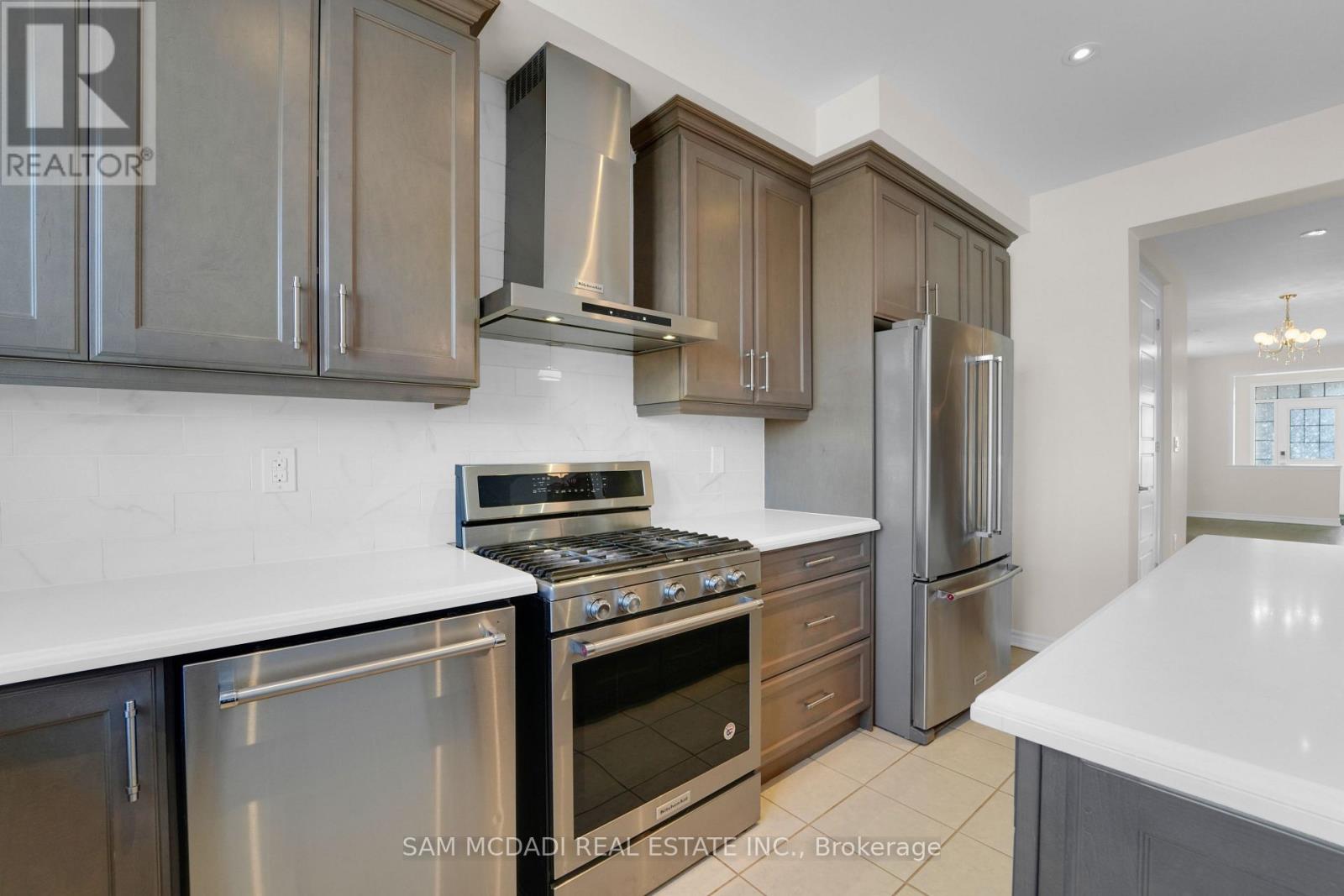 1395 Chretien Street, Milton, Ontario  L9E 1G7 - Photo 14 - W12688172