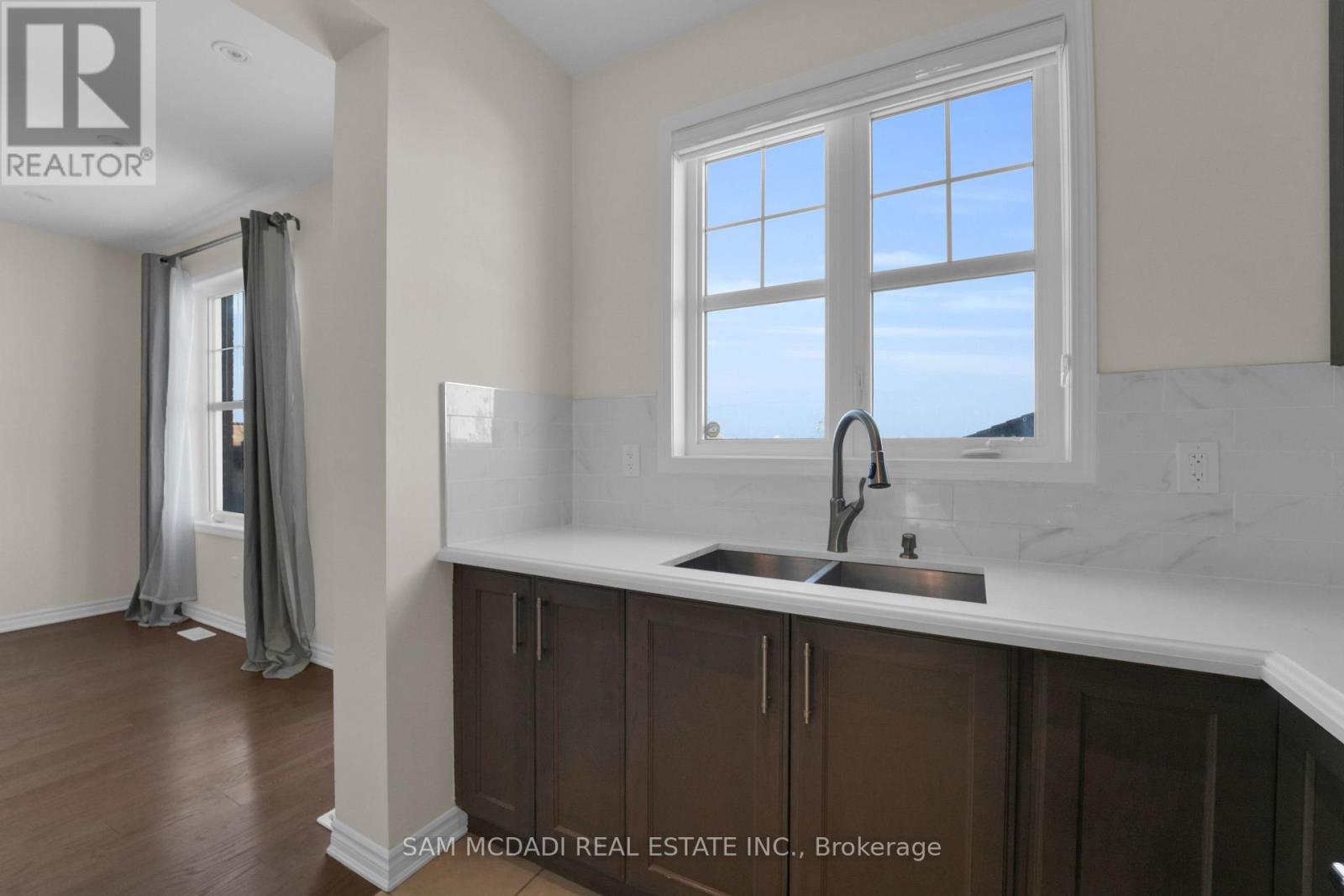 1395 Chretien Street, Milton, Ontario  L9E 1G7 - Photo 16 - W12688172