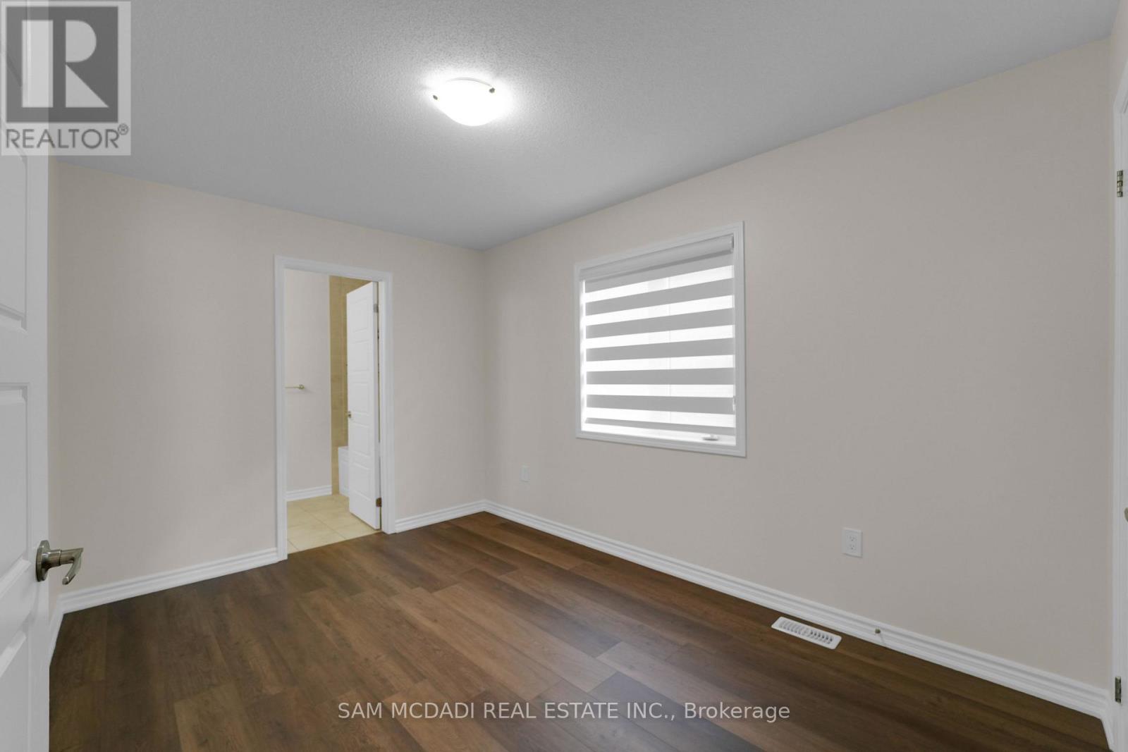 1395 Chretien Street, Milton, Ontario  L9E 1G7 - Photo 27 - W12688172