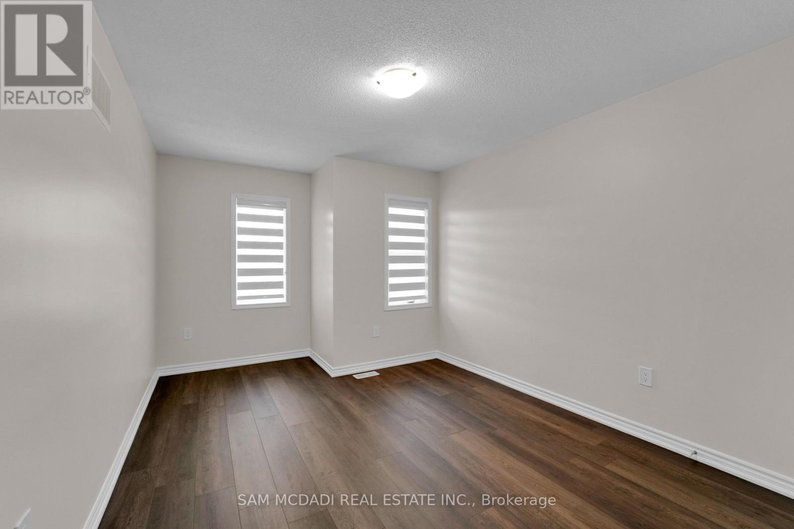 1395 Chretien Street, Milton, Ontario  L9E 1G7 - Photo 31 - W12688172