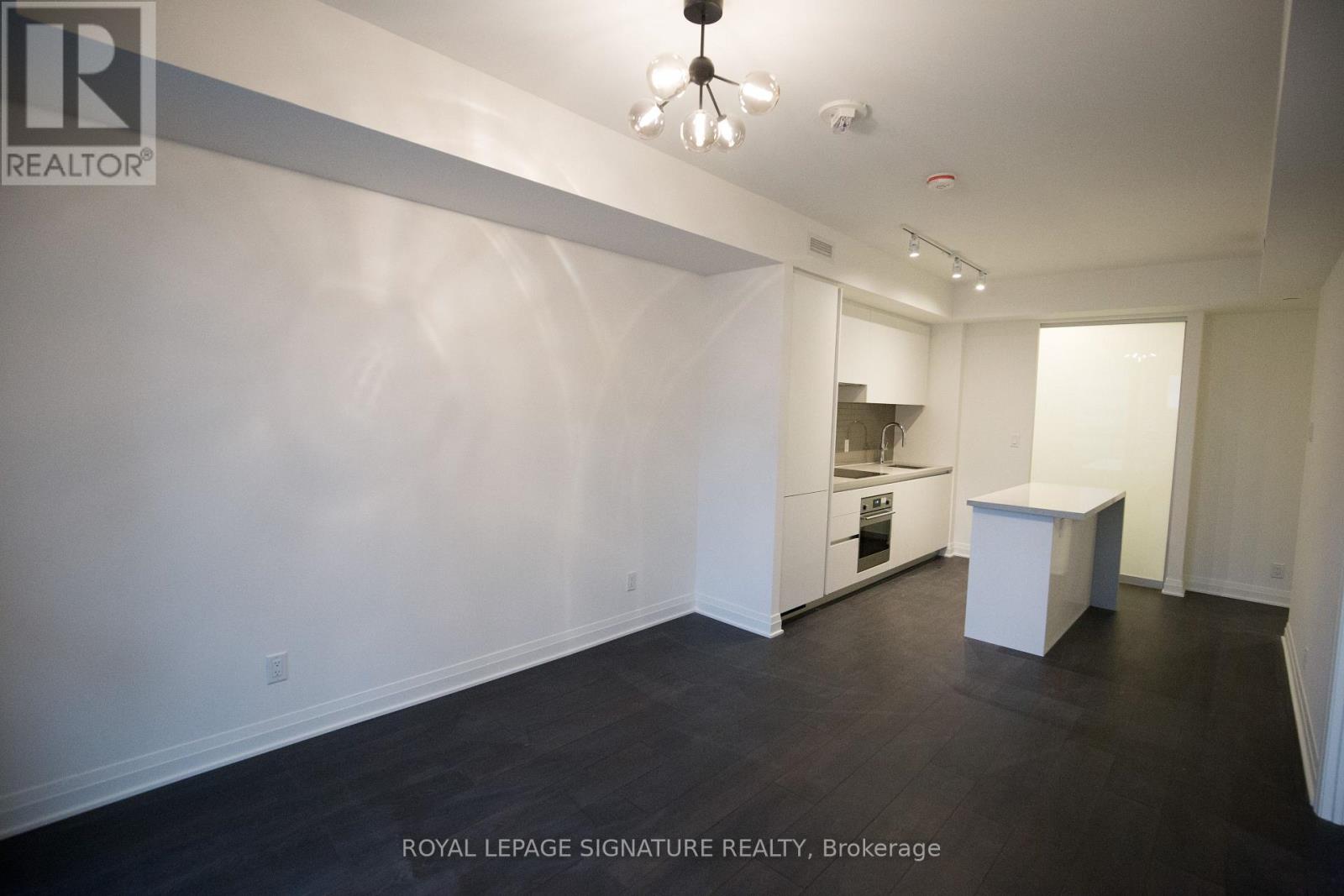 1105 - 4015 The Exchange Street, Mississauga, Ontario  L5B 0N9 - Photo 15 - W12688182