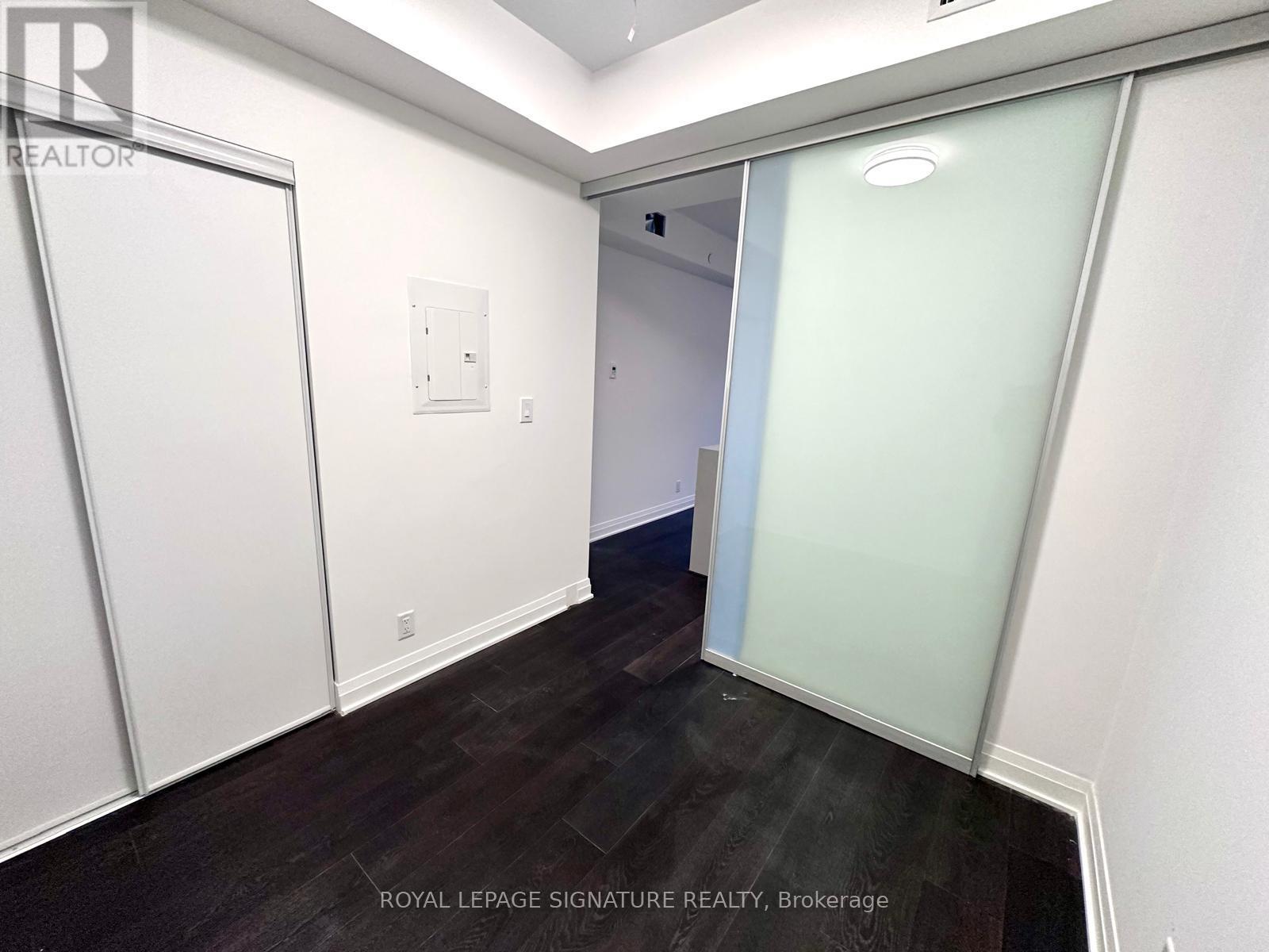 1105 - 4015 The Exchange Street, Mississauga, Ontario  L5B 0N9 - Photo 8 - W12688182