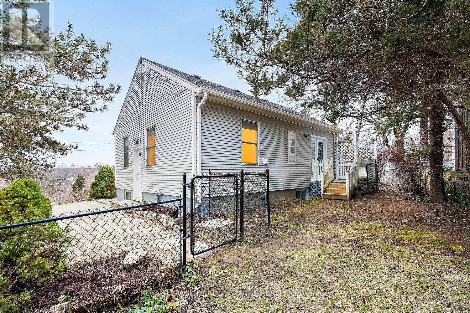 Unit 3 - 2 John Street, Halton Hills, Ontario  L7G 2J6 - Photo 5 - W12688200