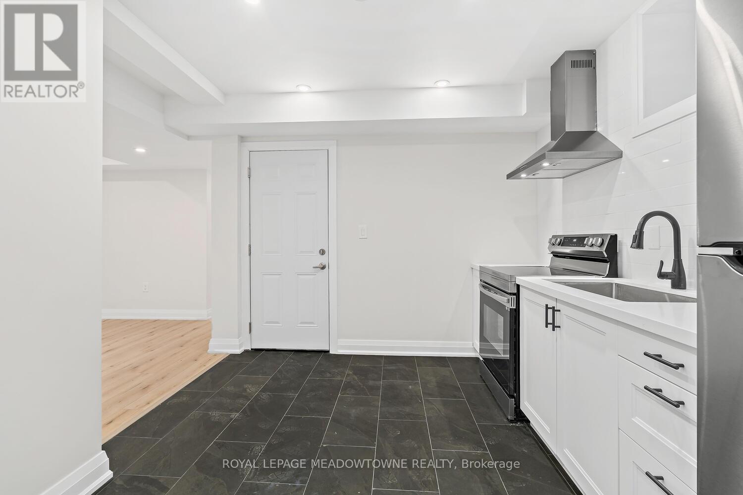 Unit 3 - 2 John Street, Halton Hills, Ontario  L7G 2J6 - Photo 6 - W12688200