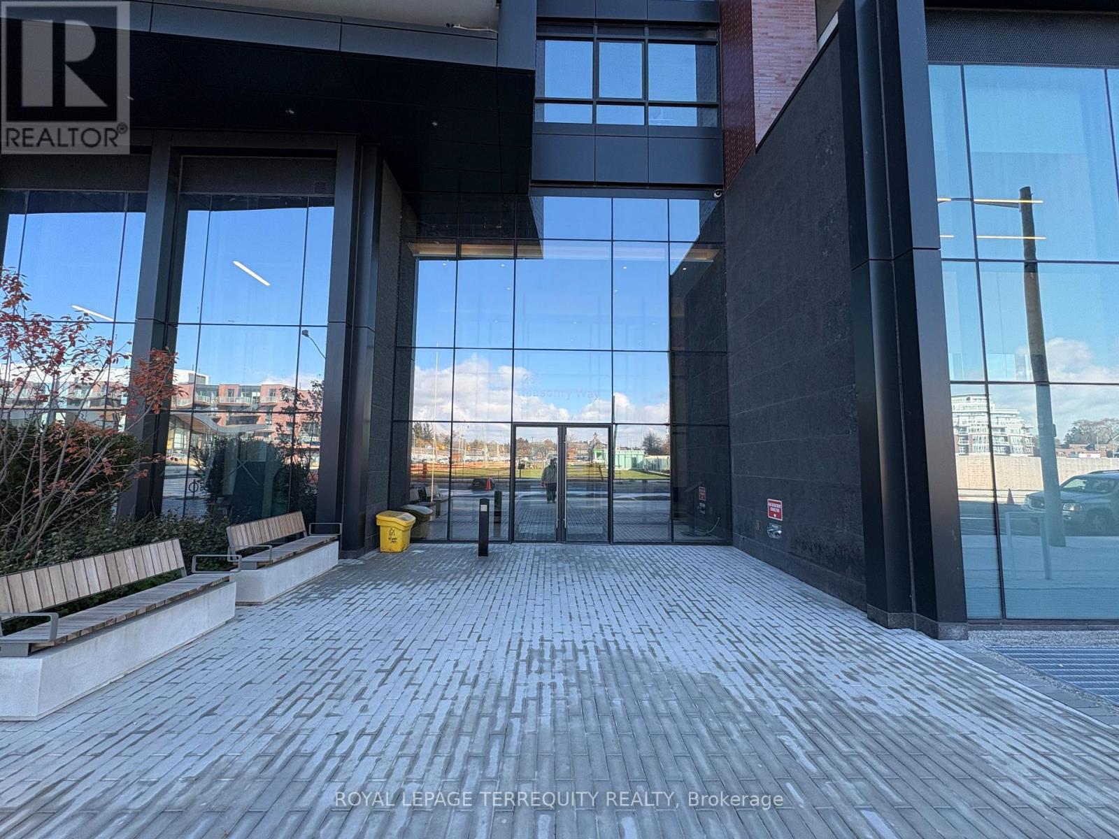 313 - 251 Masonry Way, Mississauga, Ontario  L5H 0B3 - Photo 2 - W12688240