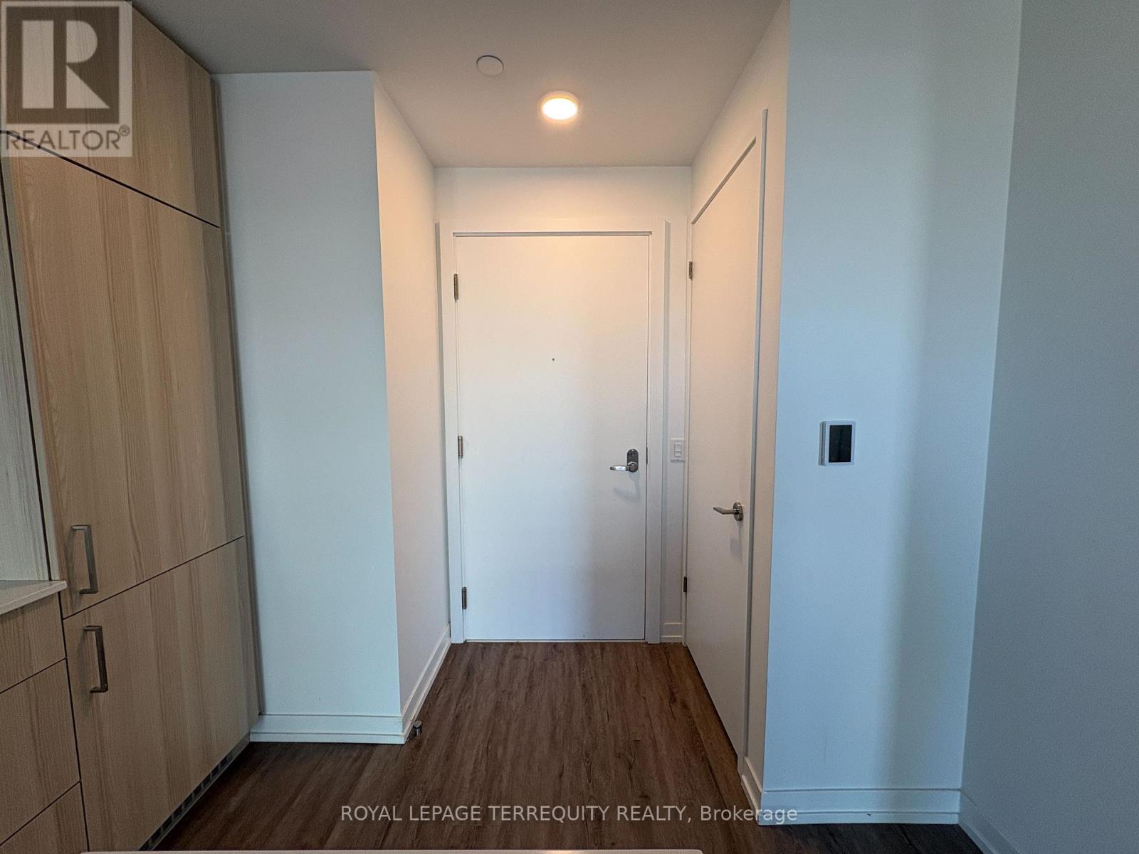 313 - 251 Masonry Way, Mississauga, Ontario  L5H 0B3 - Photo 5 - W12688240