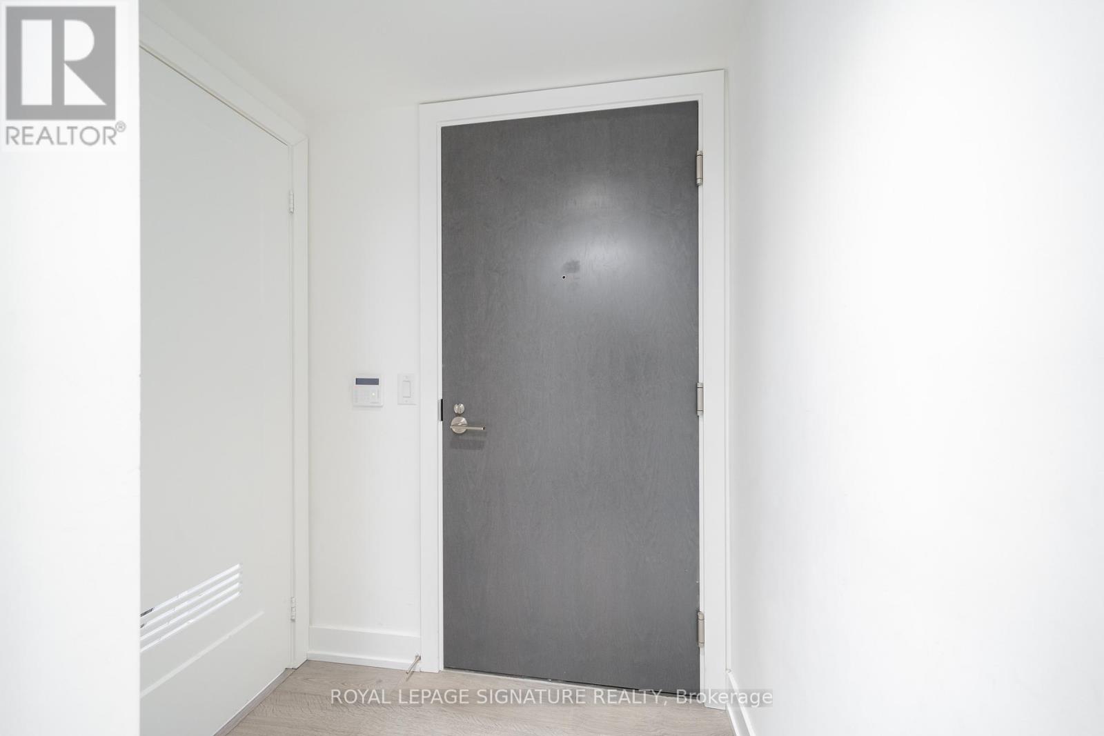 1433 - 5 Mabelle Avenue, Toronto, Ontario  M9A 0C8 - Photo 4 - W12688242