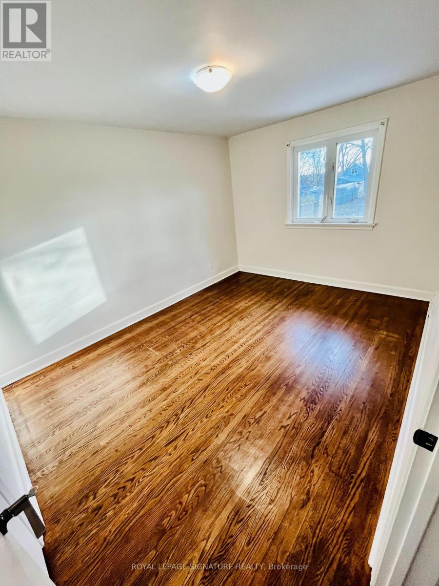 Main - 54 Riverdale Drive, Toronto, Ontario  M9V 2T3 - Photo 10 - W12688270