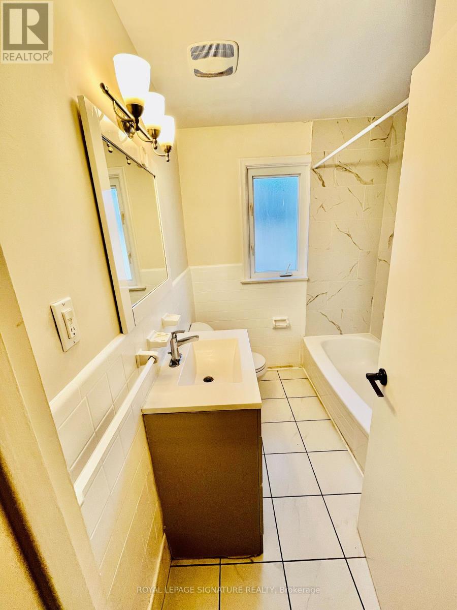 Main - 54 Riverdale Drive, Toronto, Ontario  M9V 2T3 - Photo 14 - W12688270