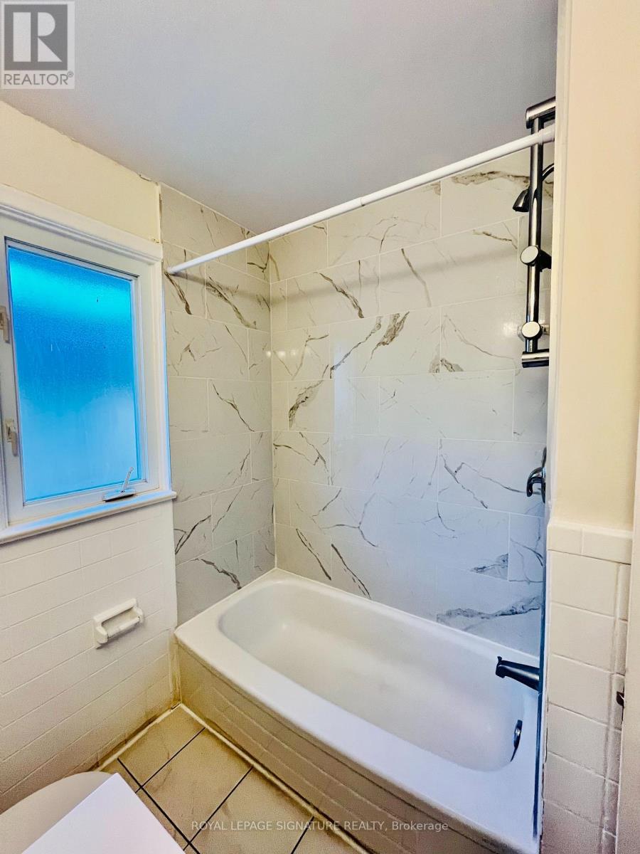 Main - 54 Riverdale Drive, Toronto, Ontario  M9V 2T3 - Photo 16 - W12688270