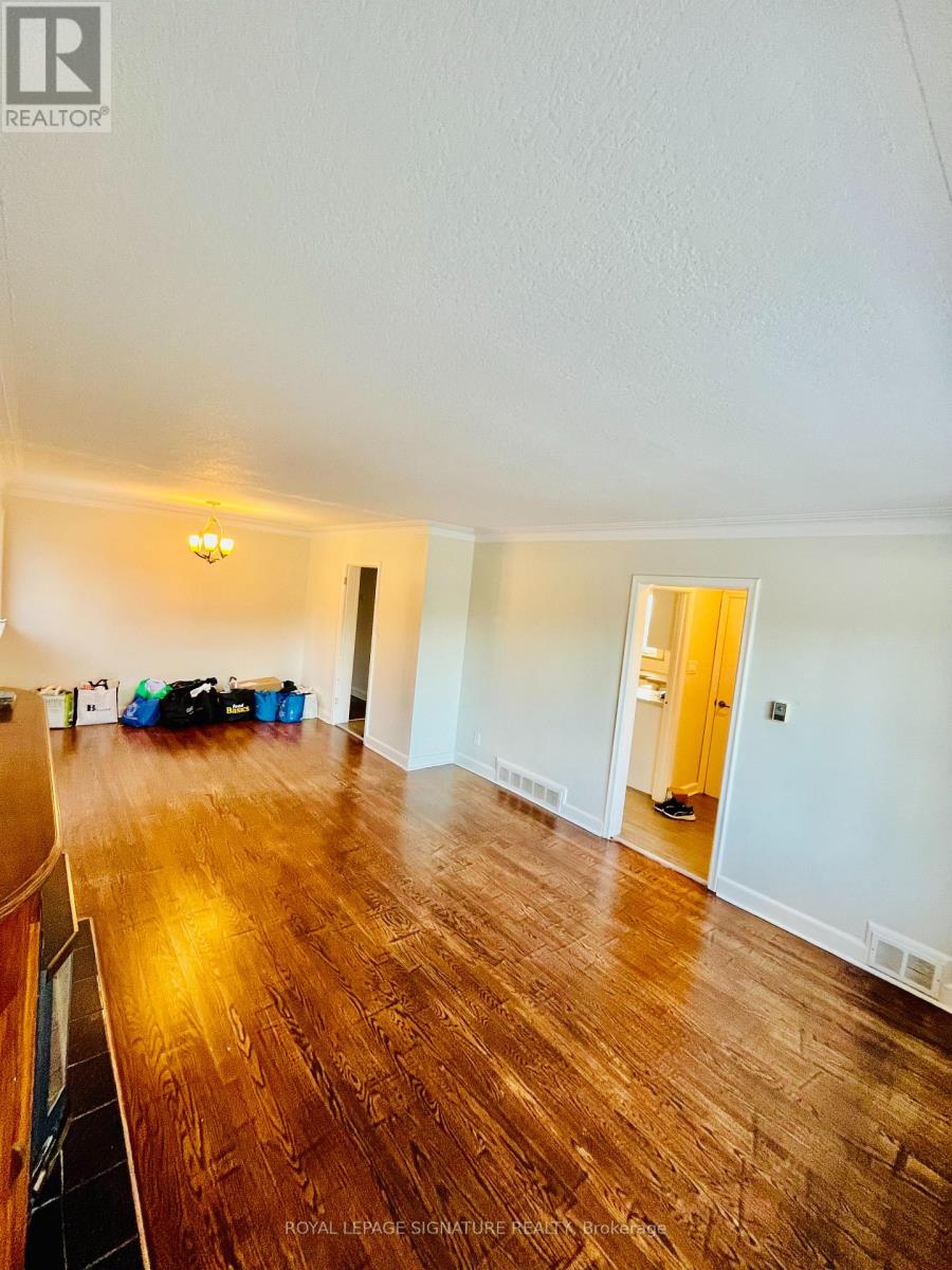 Main - 54 Riverdale Drive, Toronto, Ontario  M9V 2T3 - Photo 19 - W12688270