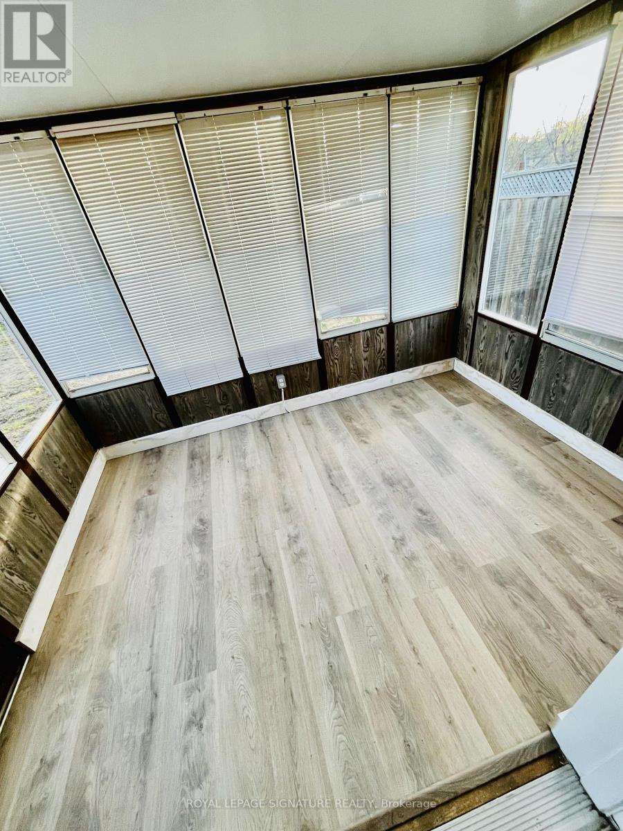 Main - 54 Riverdale Drive, Toronto, Ontario  M9V 2T3 - Photo 23 - W12688270