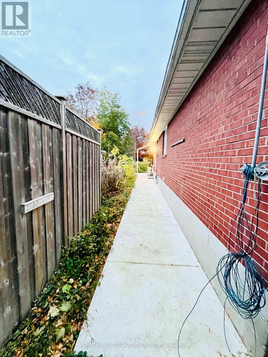 Main - 54 Riverdale Drive, Toronto, Ontario  M9V 2T3 - Photo 28 - W12688270