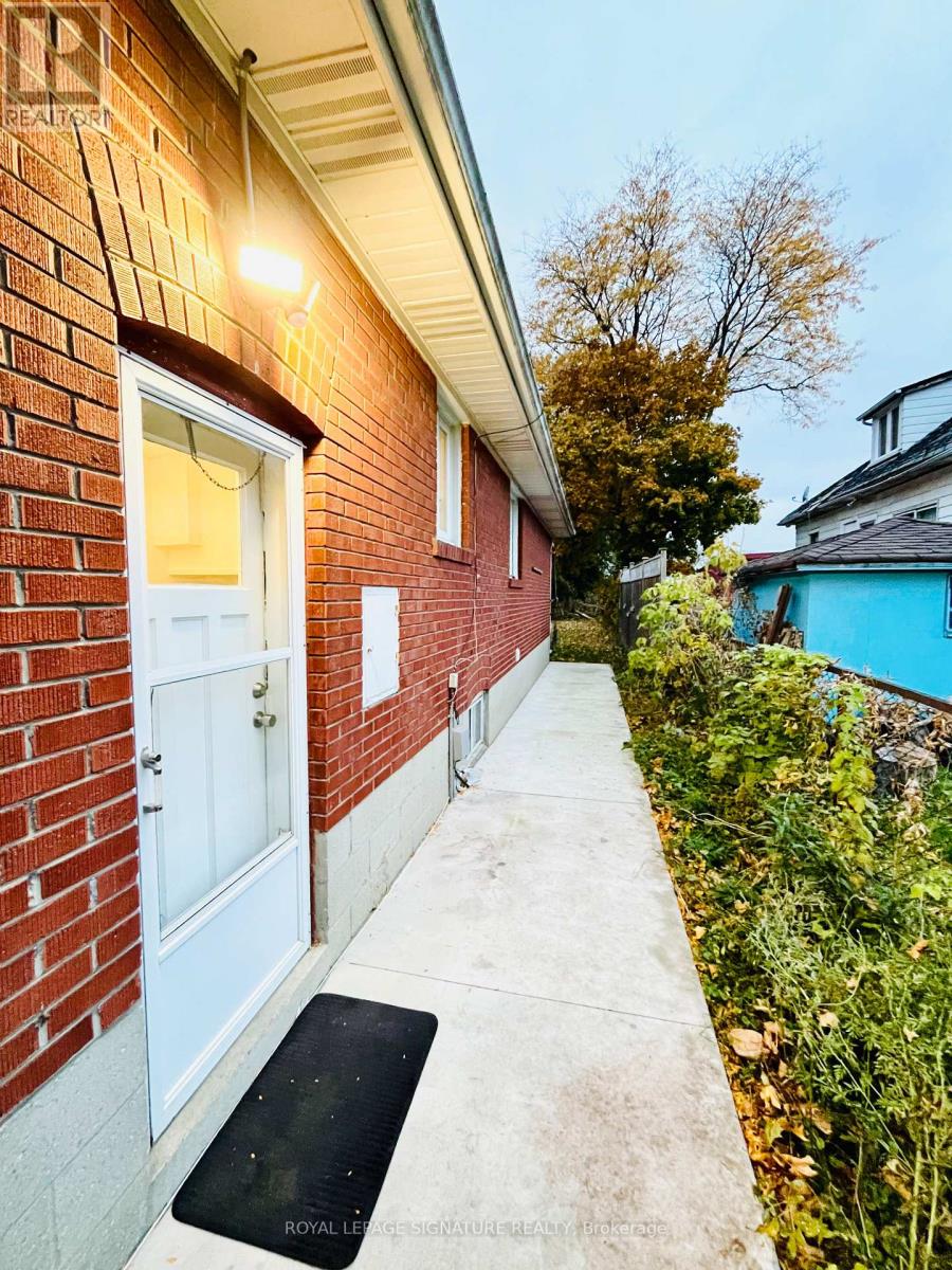 Main - 54 Riverdale Drive, Toronto, Ontario  M9V 2T3 - Photo 29 - W12688270