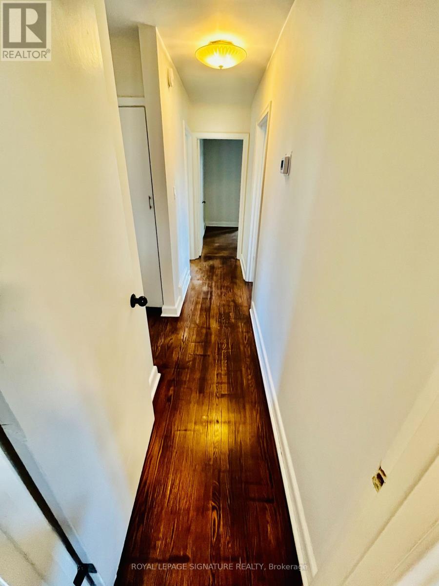 Main - 54 Riverdale Drive, Toronto, Ontario  M9V 2T3 - Photo 7 - W12688270